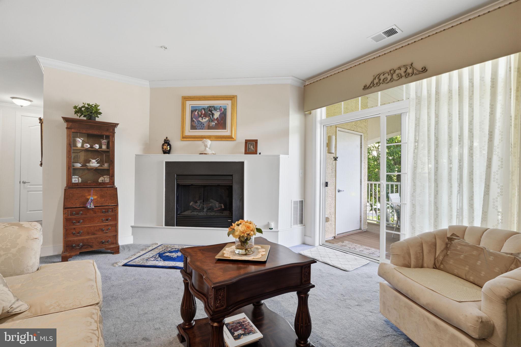 MERIDIAN VALLEY SQ - Residential