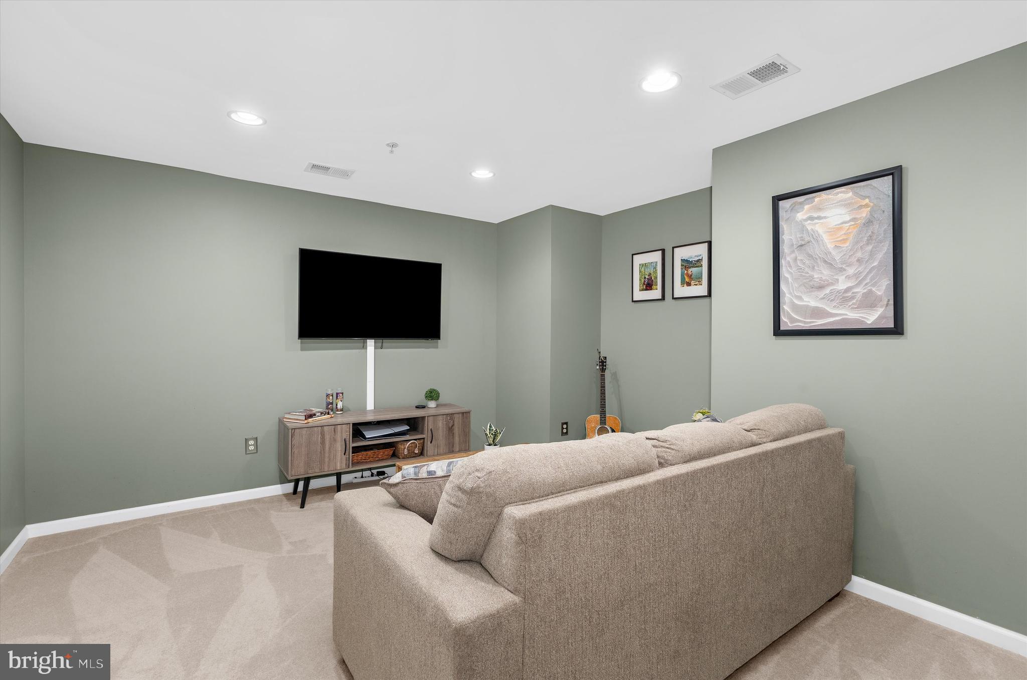 EASTON - Residential