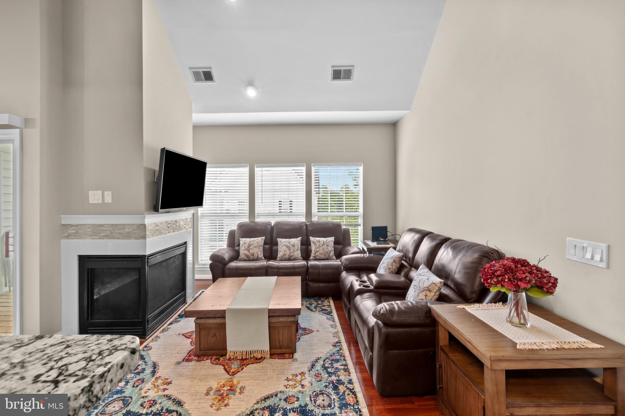 BOWIE TOWERS - Residential