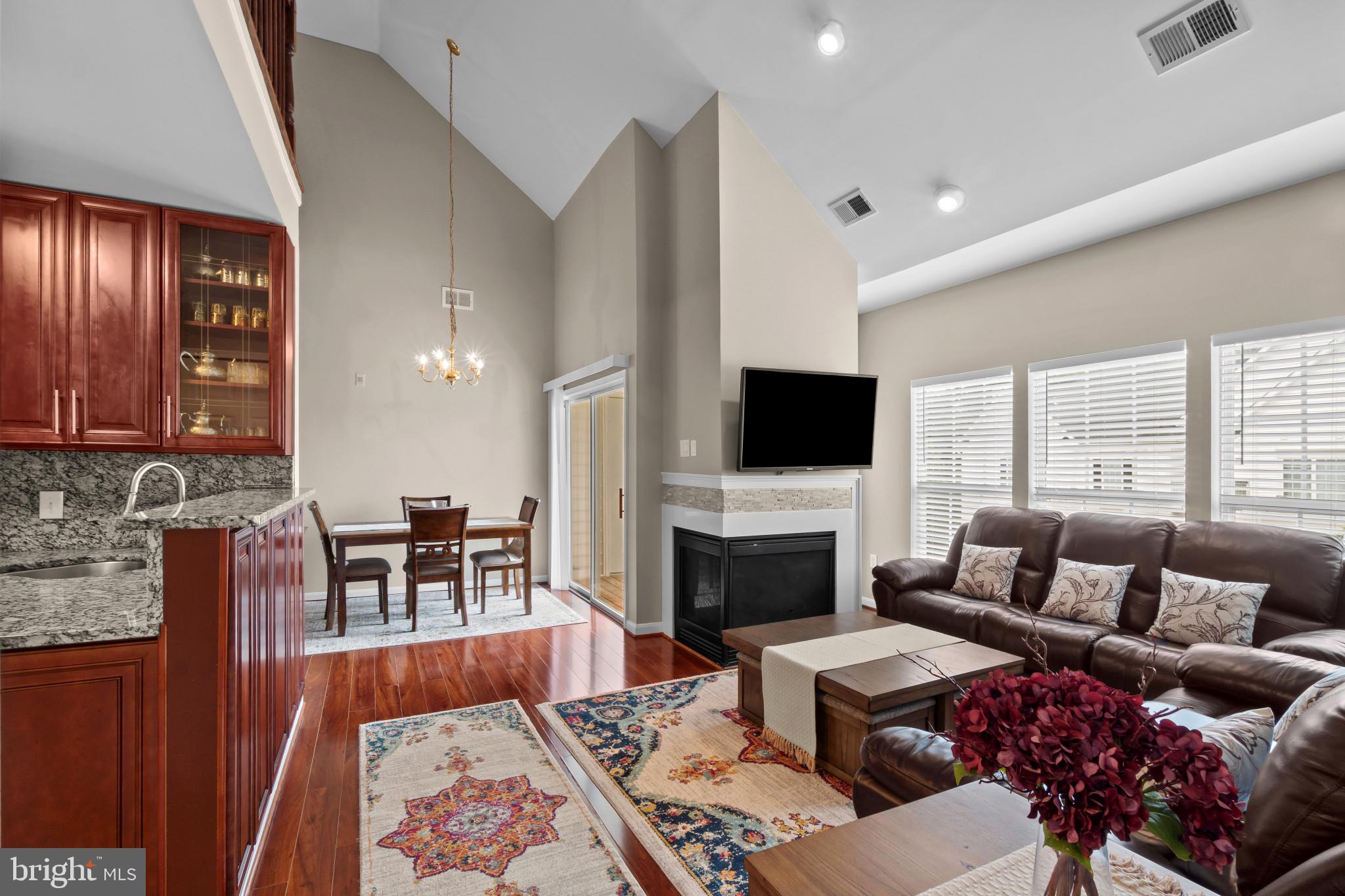 BOWIE TOWERS - Residential