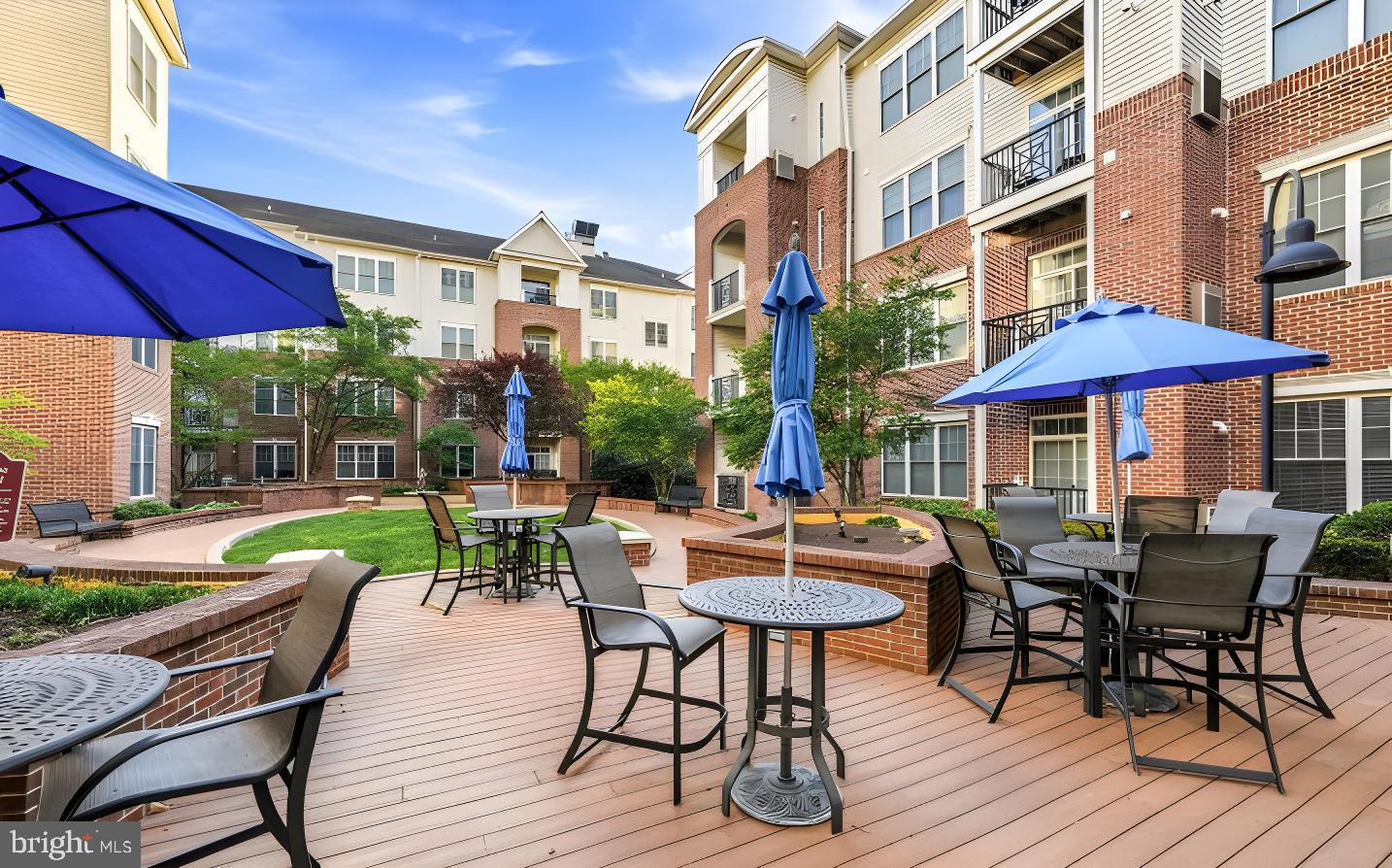 THE GRANDE AT RIVERVIEW - Residential