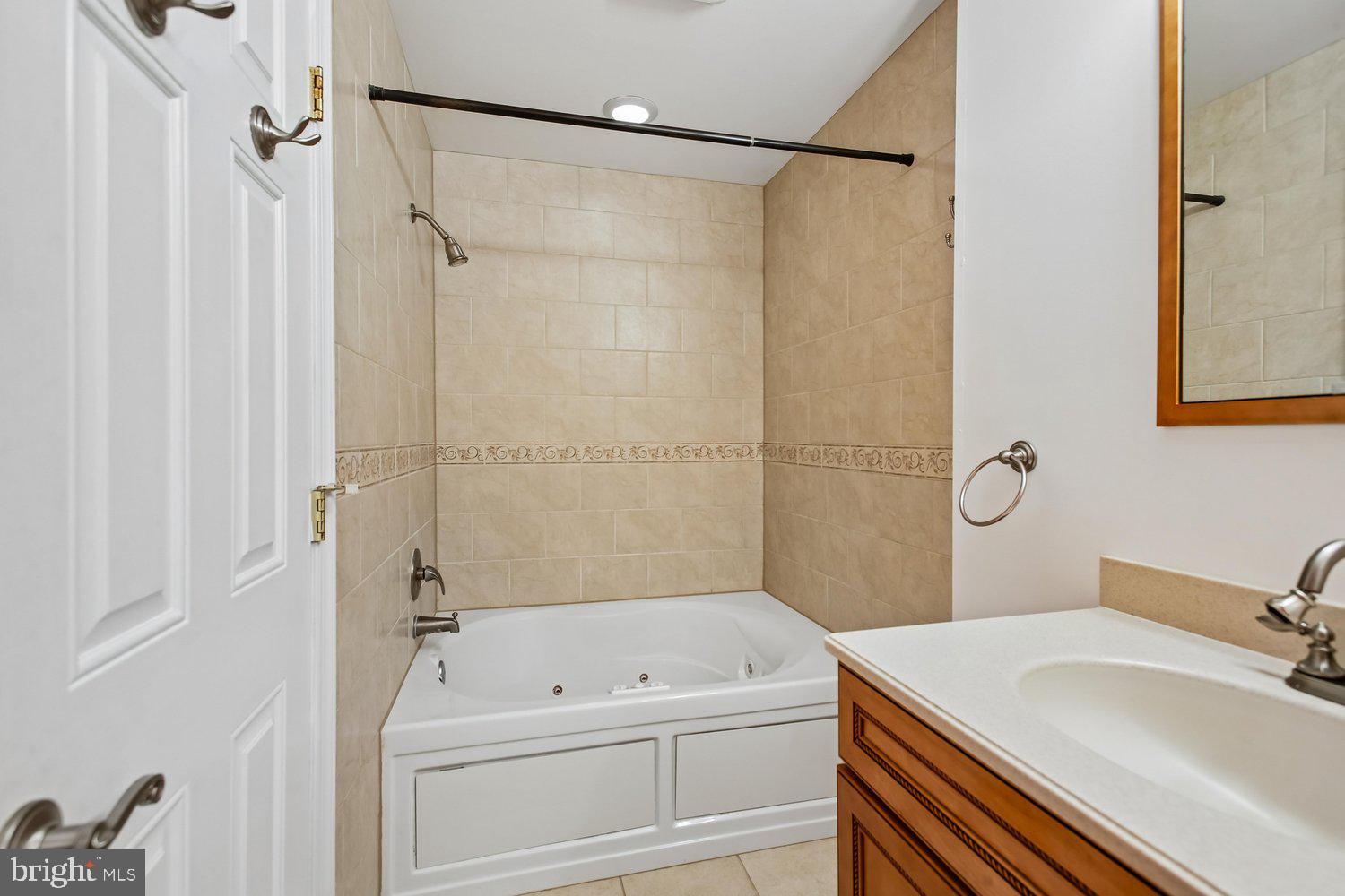 NEWINGTON STATION - Residential