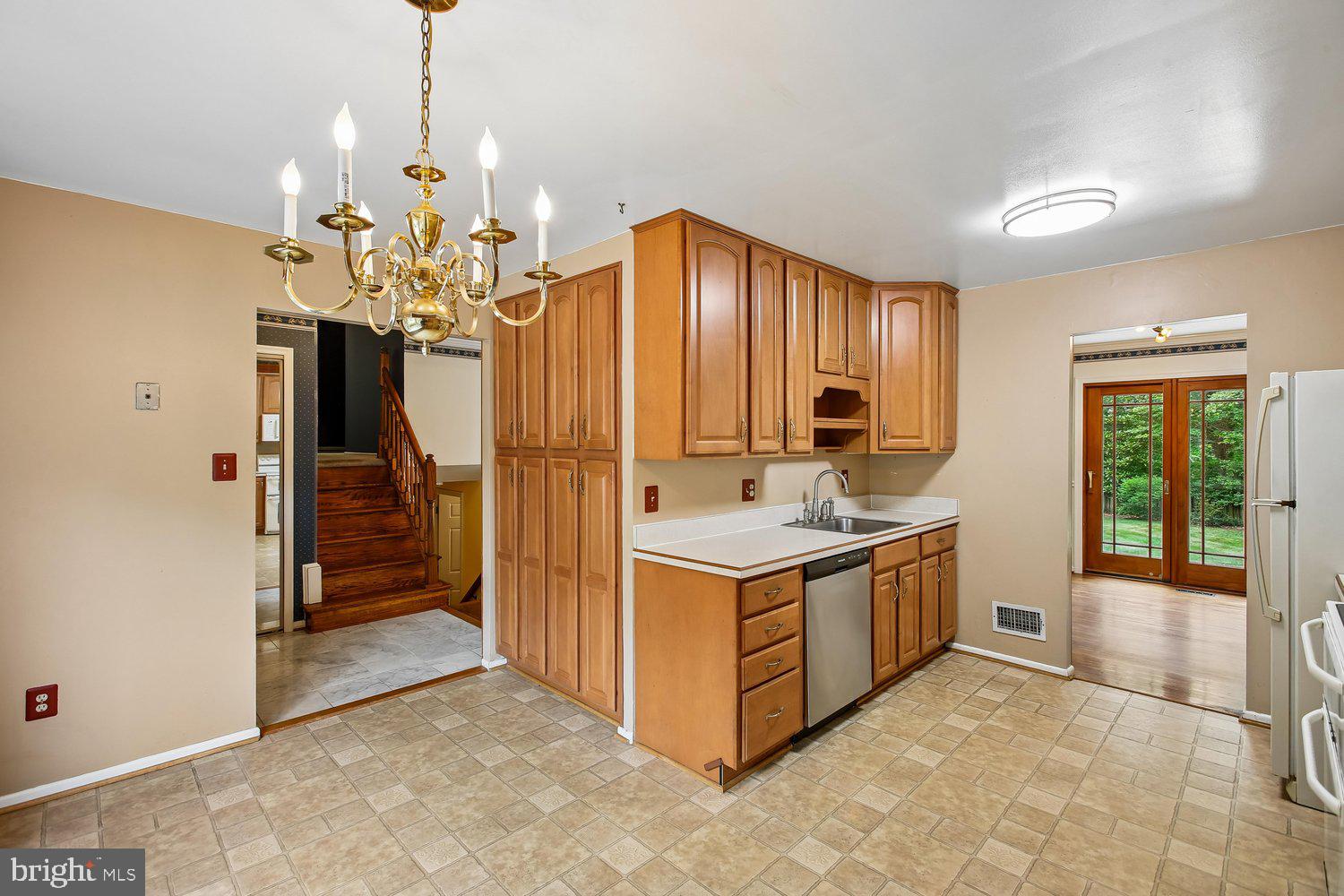 NEWINGTON STATION - Residential
