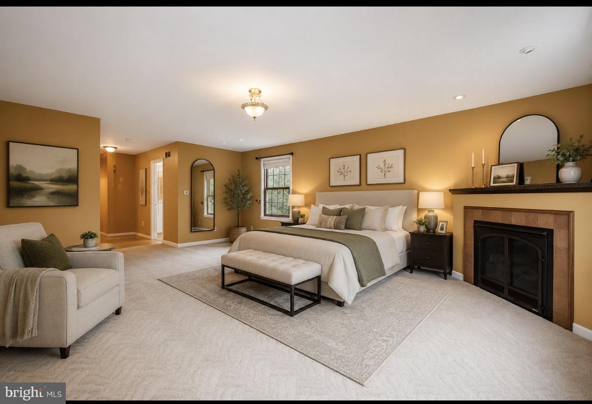 NEWINGTON STATION - Residential