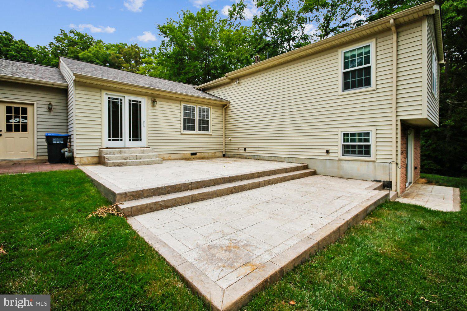 NEWINGTON STATION - Residential