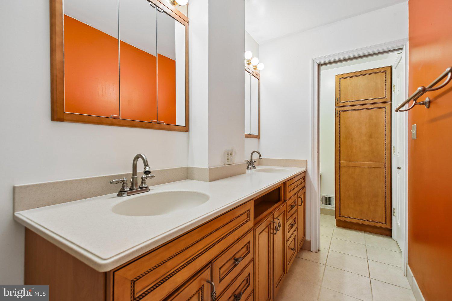 NEWINGTON STATION - Residential