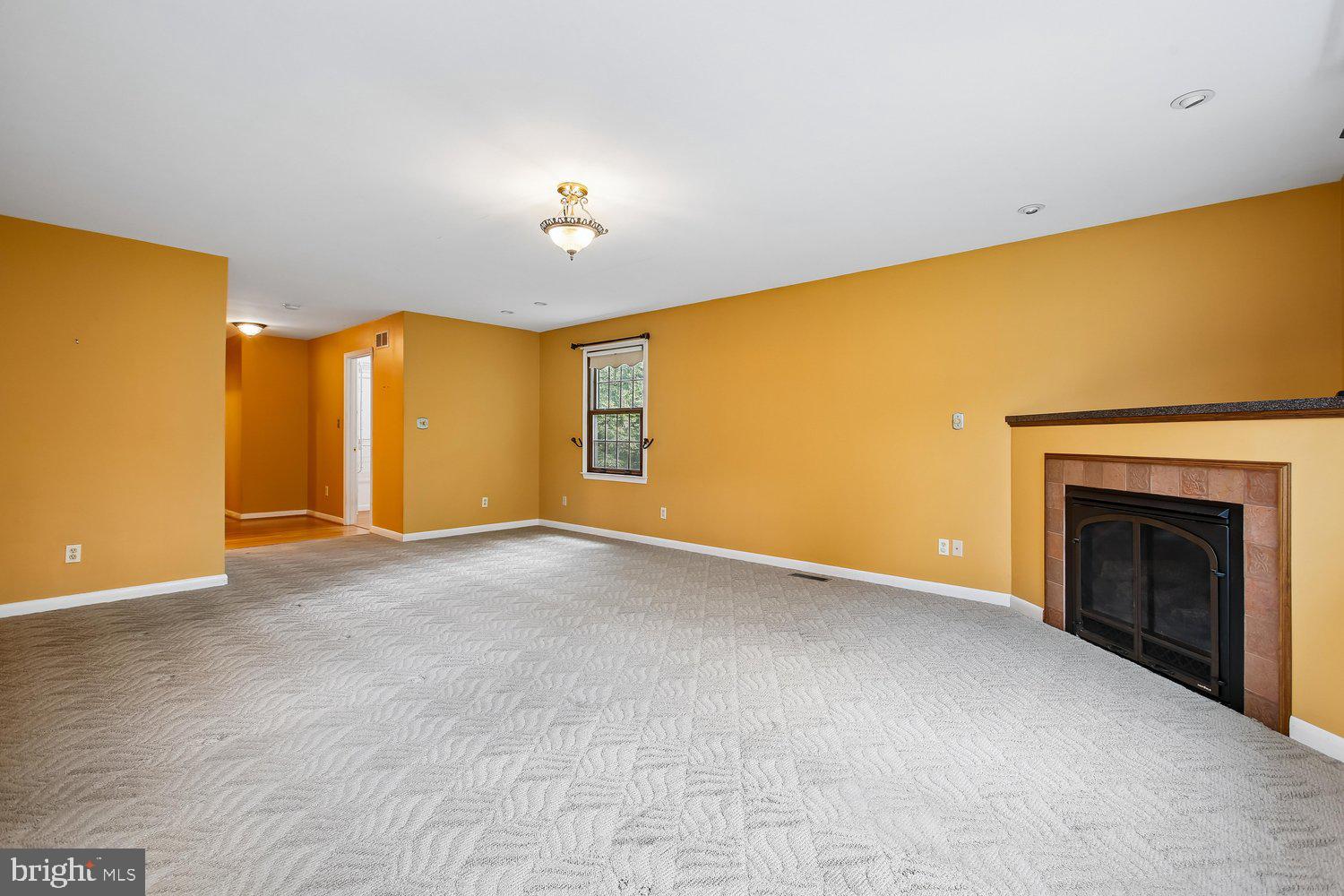 NEWINGTON STATION - Residential