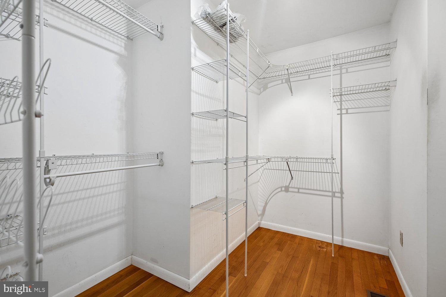 NEWINGTON STATION - Residential