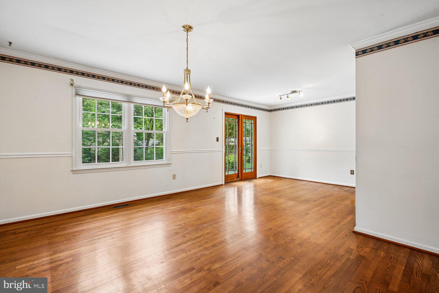 NEWINGTON STATION - Residential