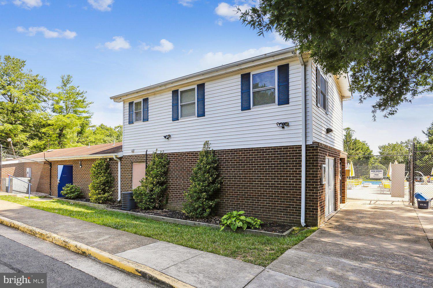 NEWINGTON STATION - Residential