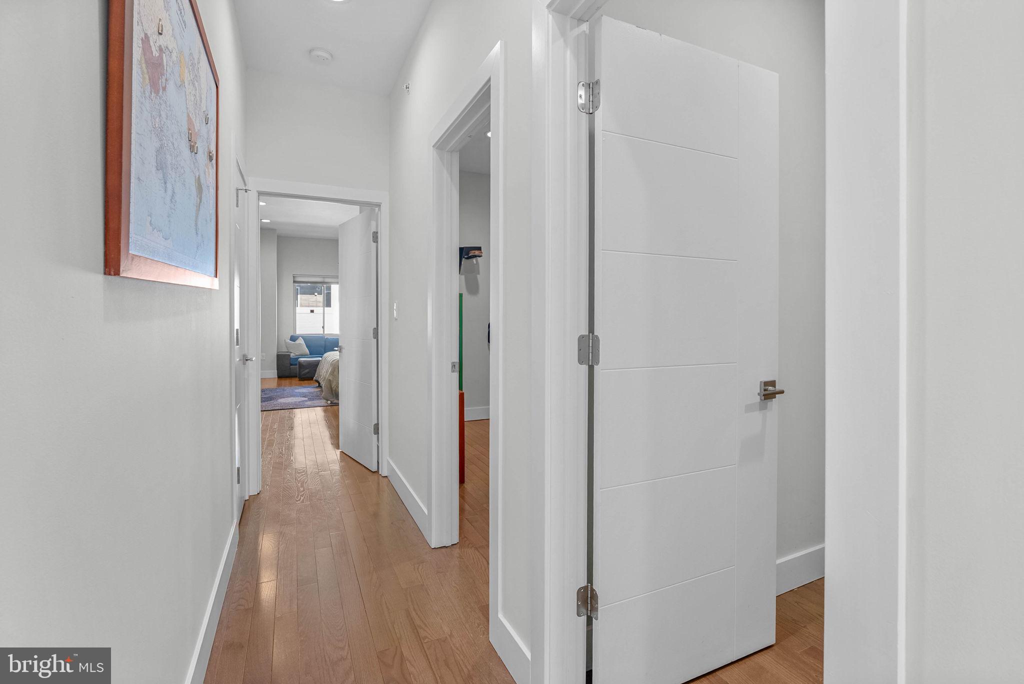 EAST KENSINGTON - Residential