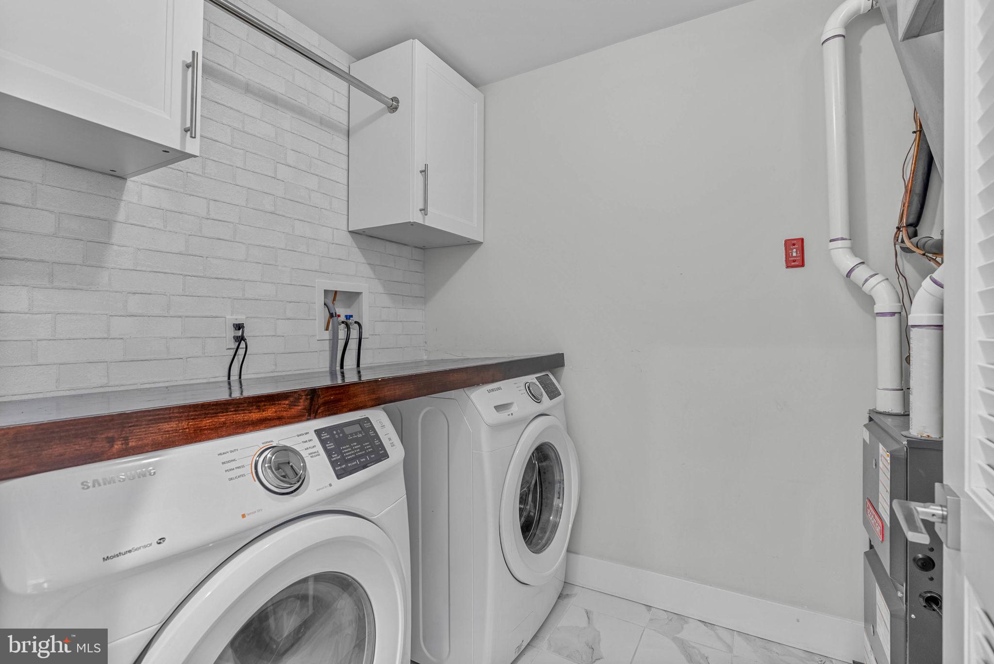 EAST KENSINGTON - Residential