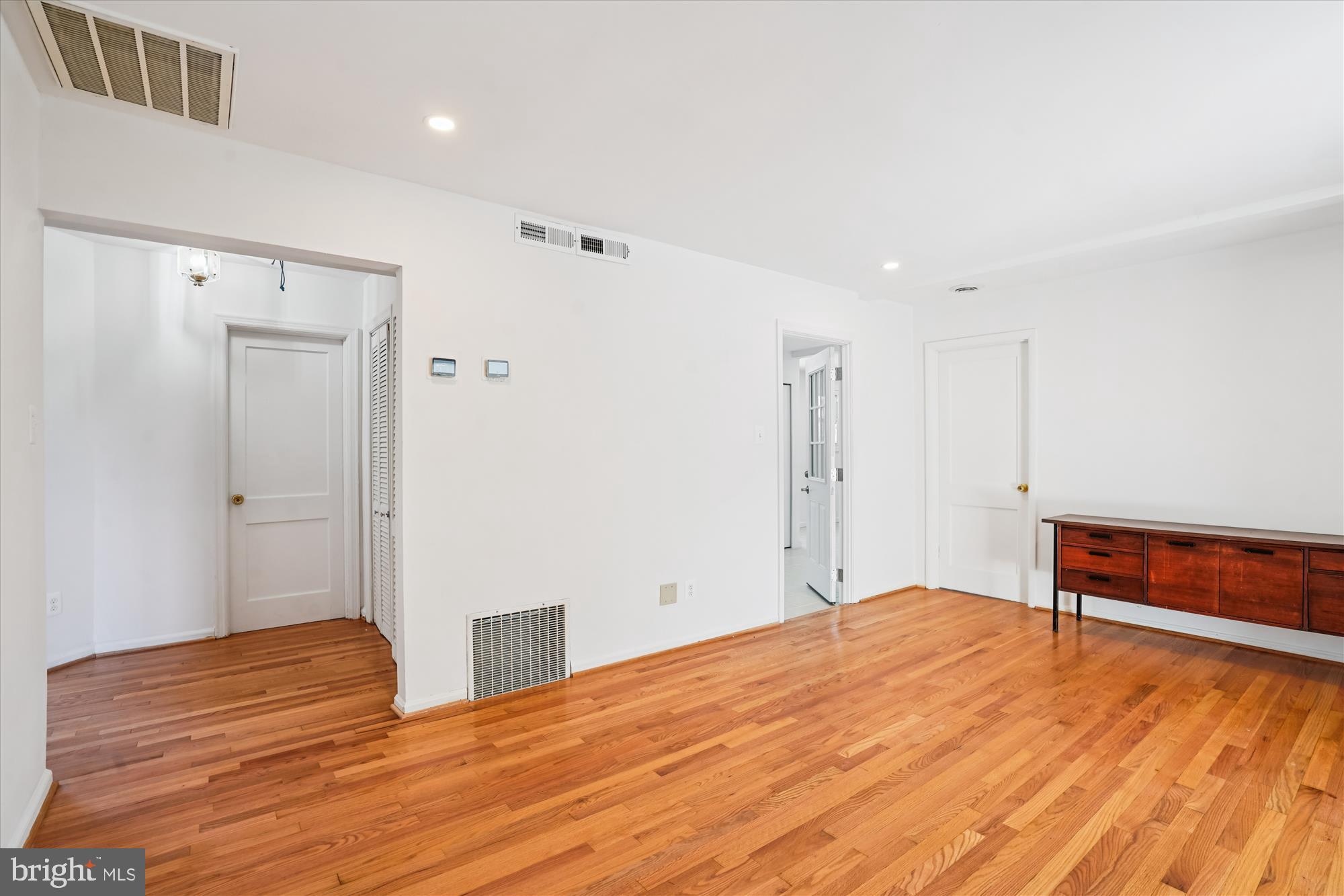 ANNALEE HEIGHTS - Residential