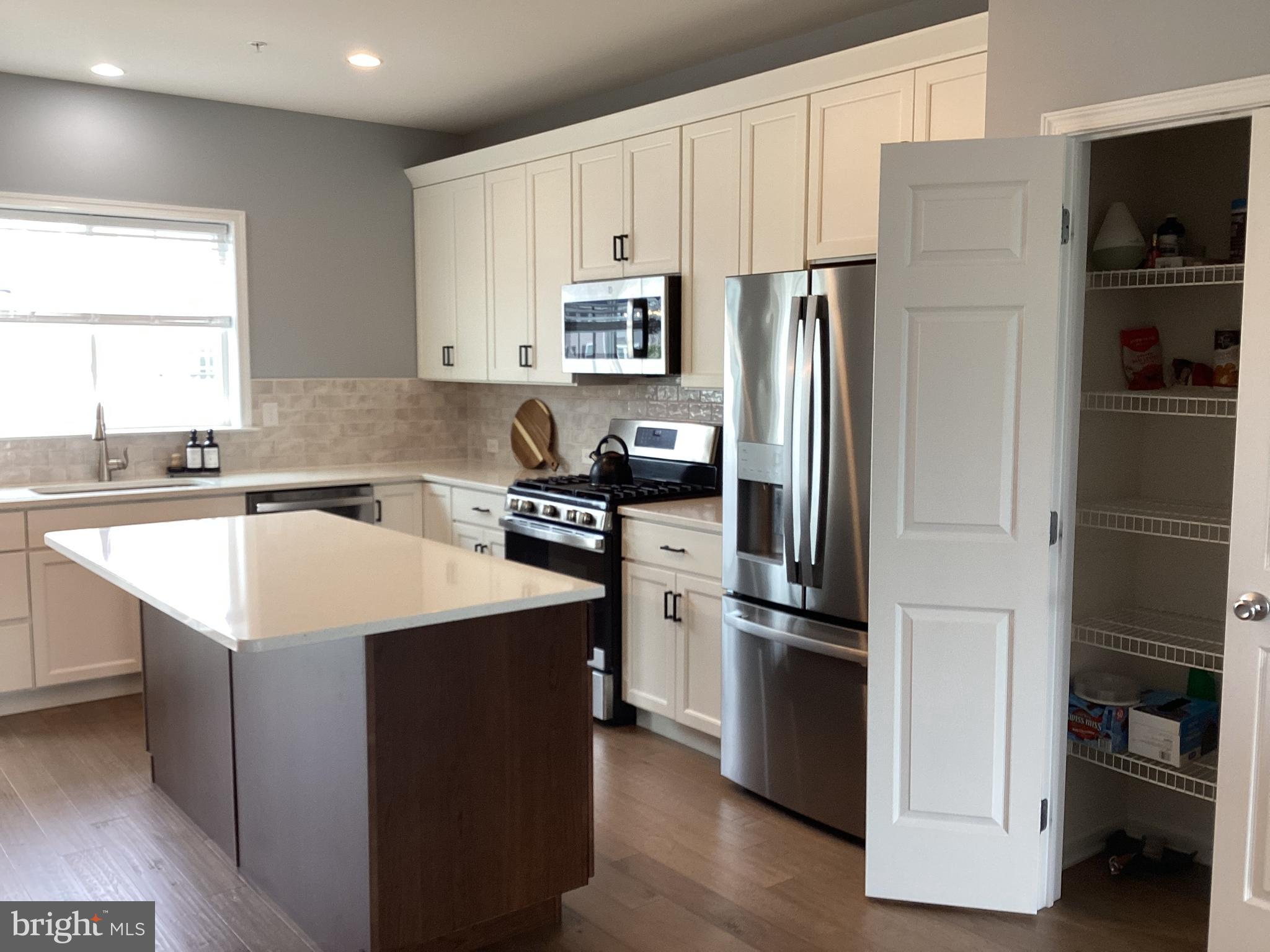 ENCLAVE AT RIDGEWOOD - Residential