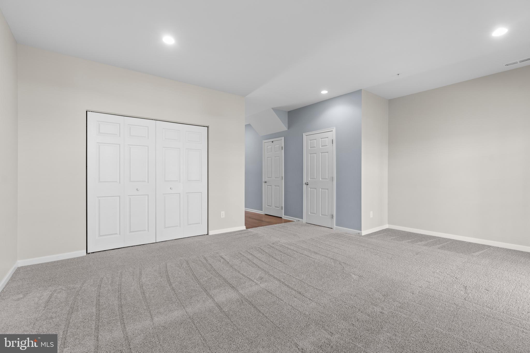 ENCLAVE AT RIDGEWOOD - Residential
