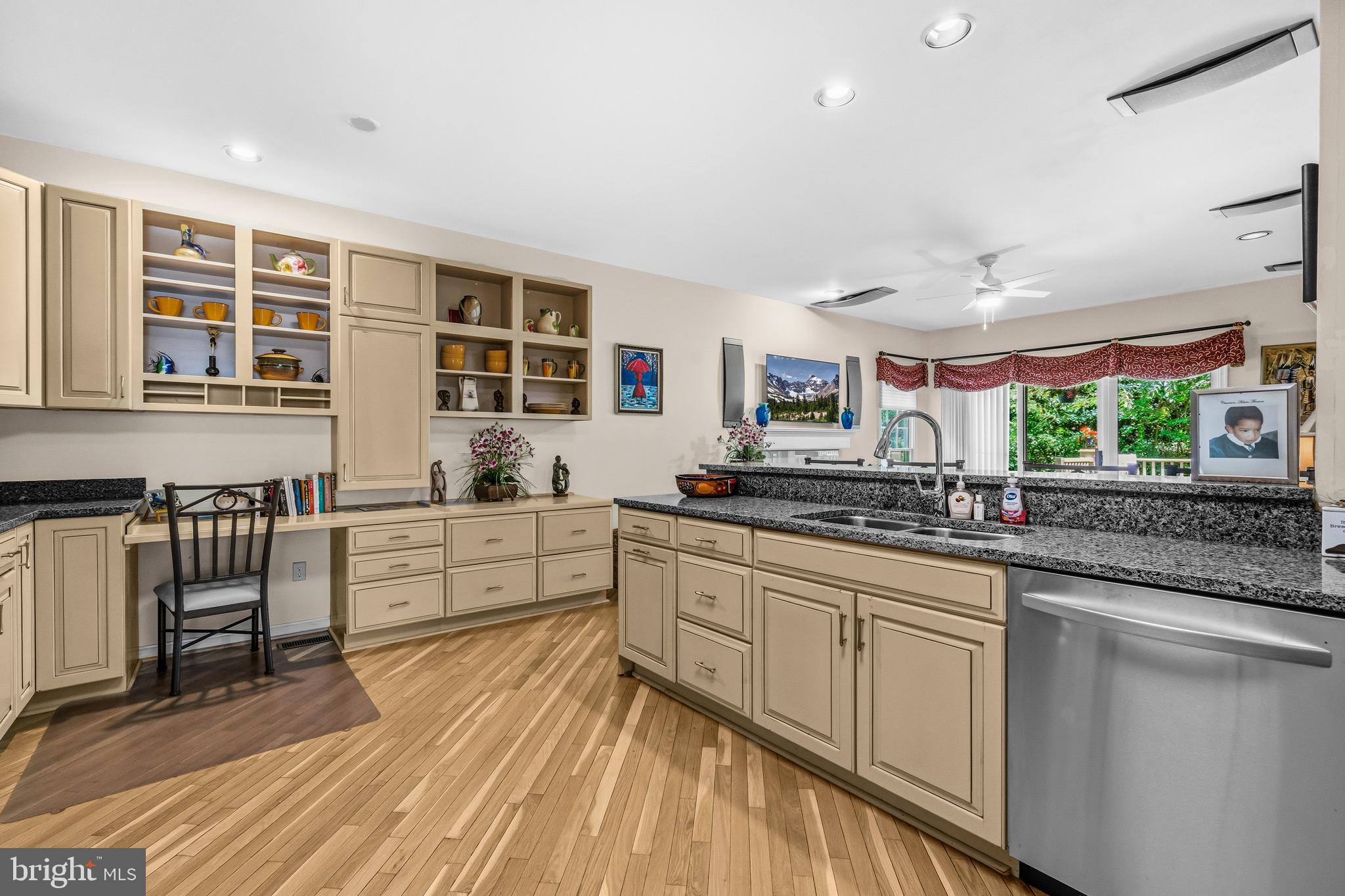 VILLAGE OF HARPERS CHOICE - Residential
