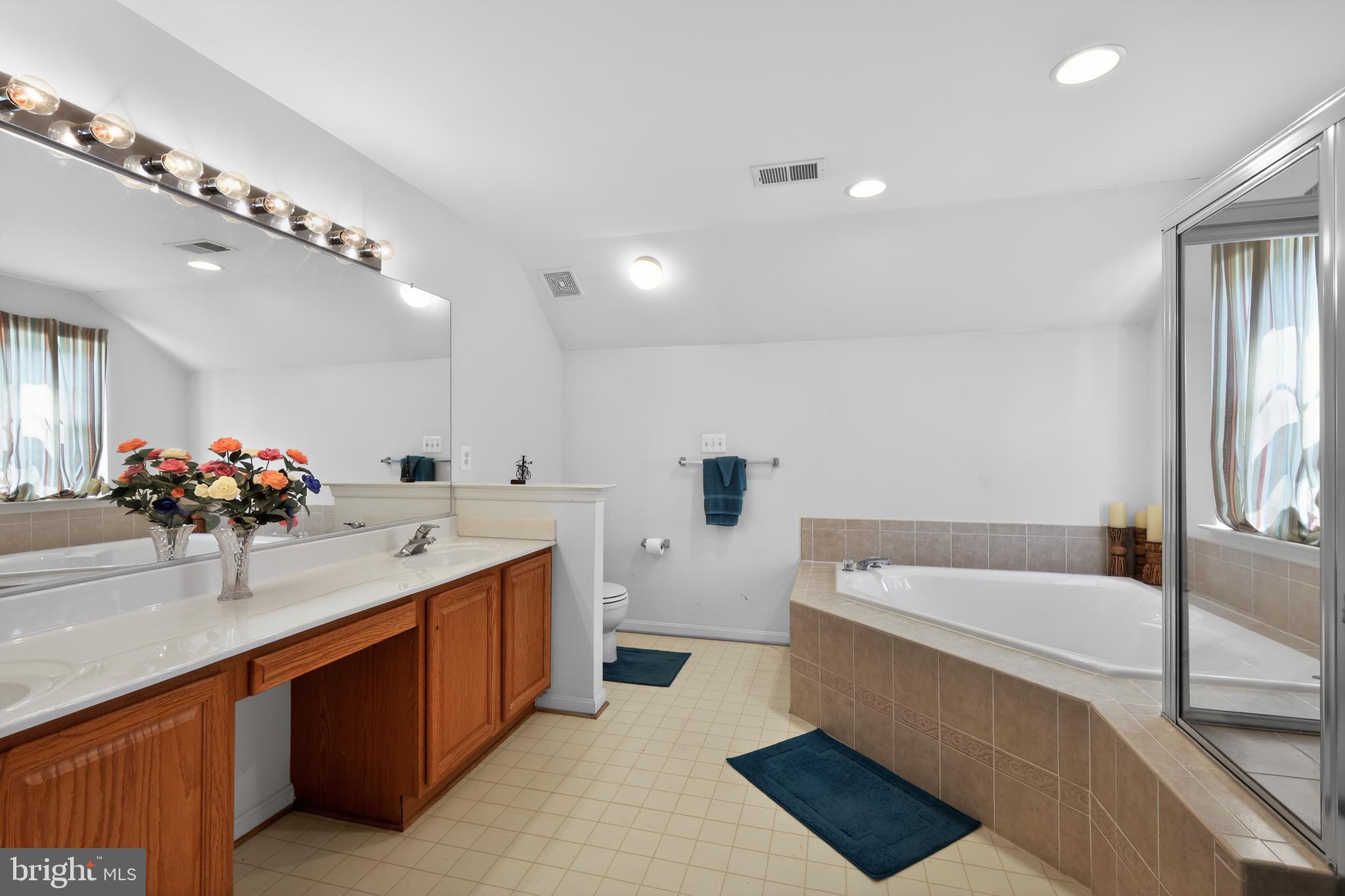 HILLANTRAE - Residential