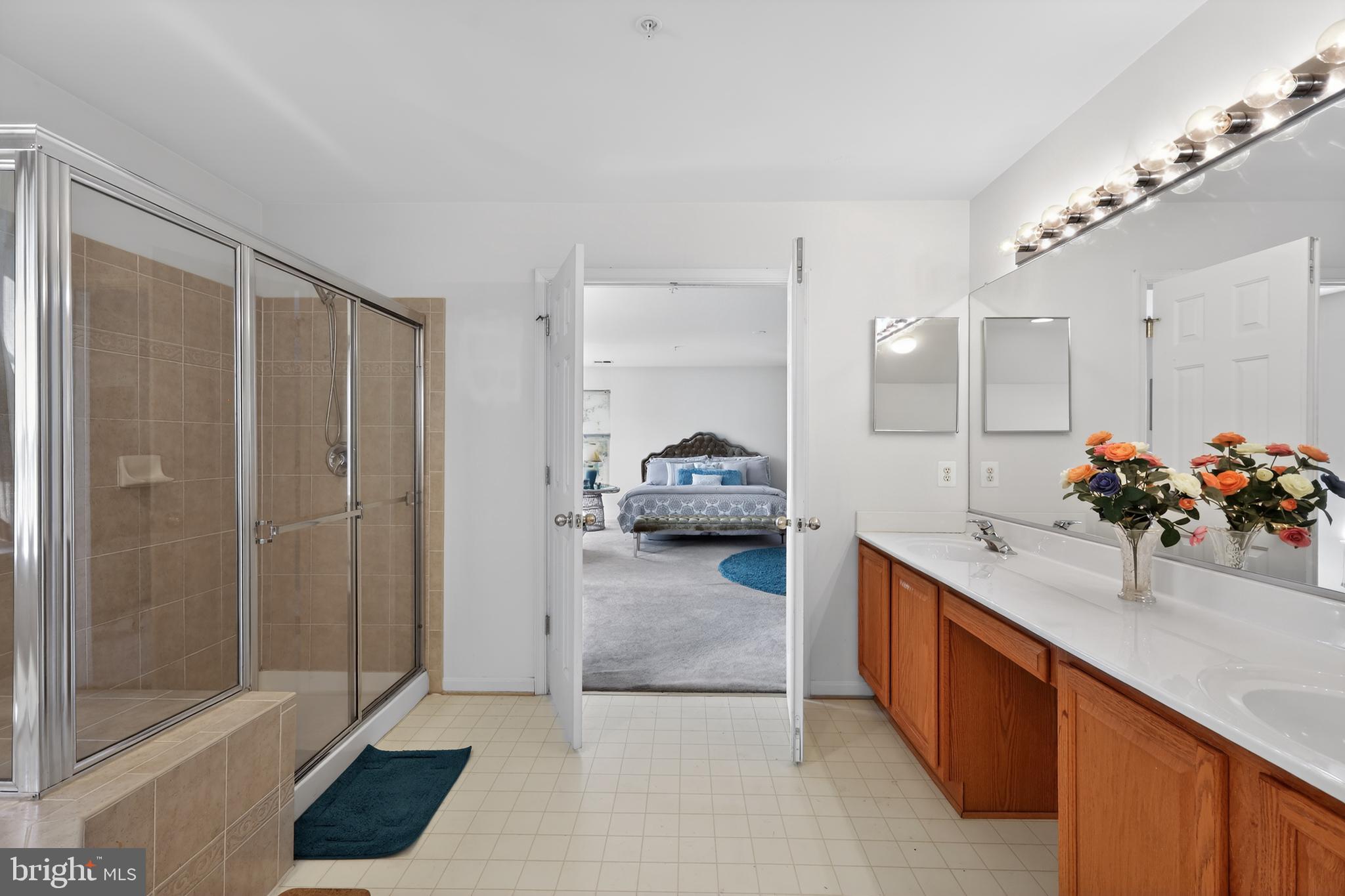 HILLANTRAE - Residential