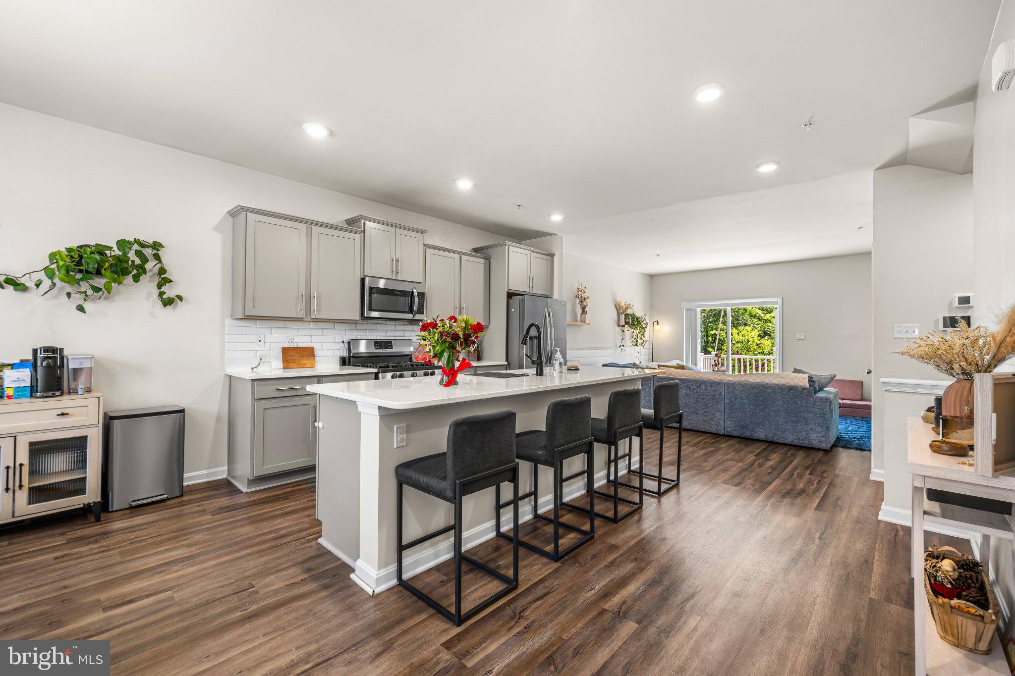SEVEN OAKS - Residential