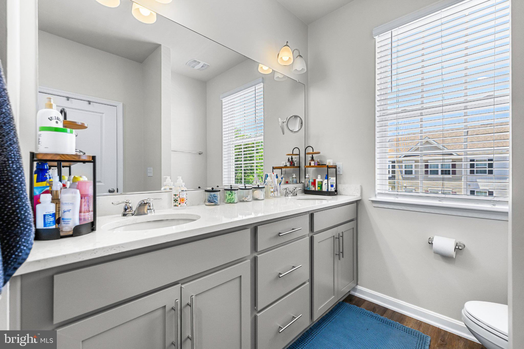 SEVEN OAKS - Residential