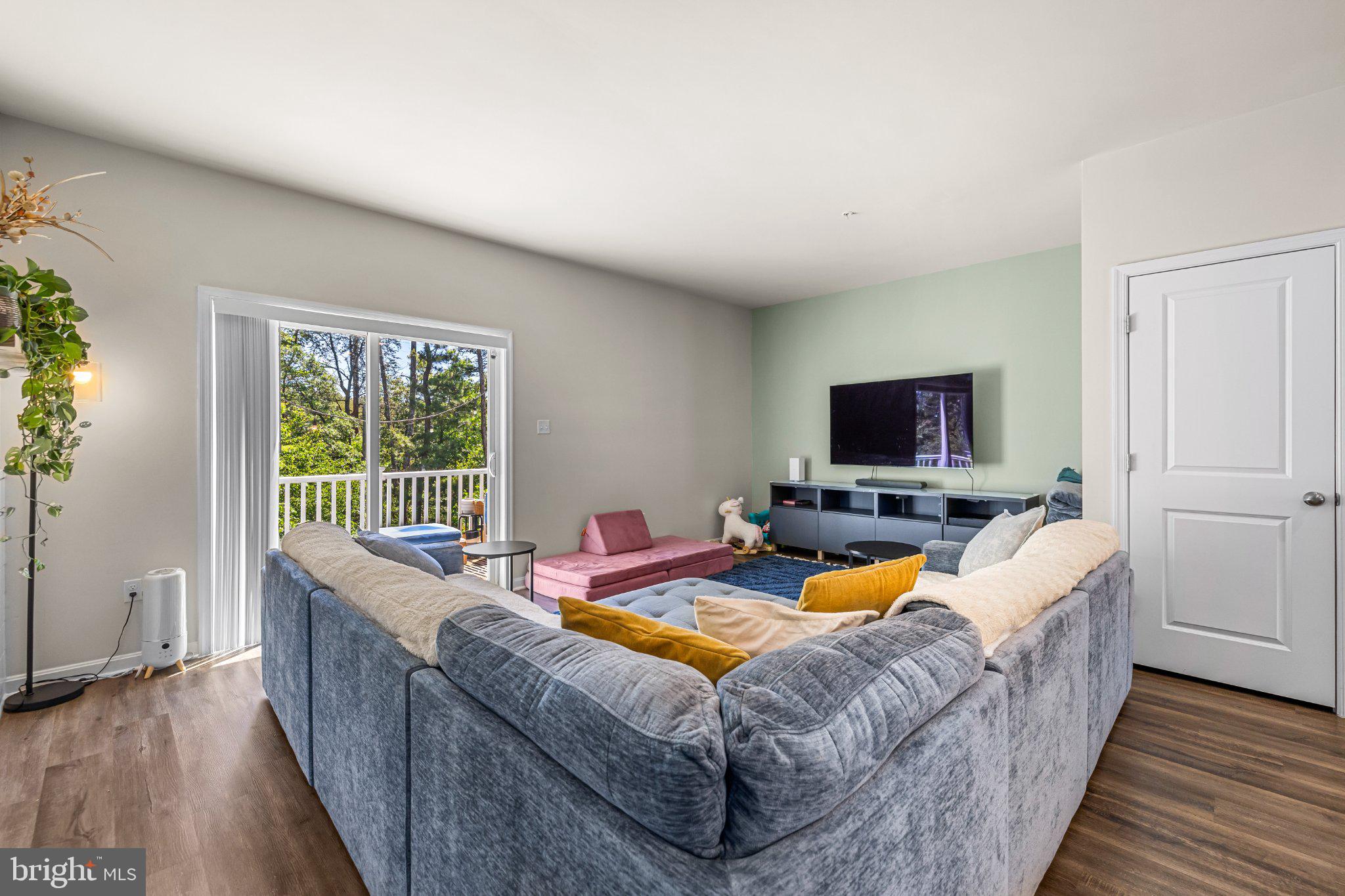 SEVEN OAKS - Residential