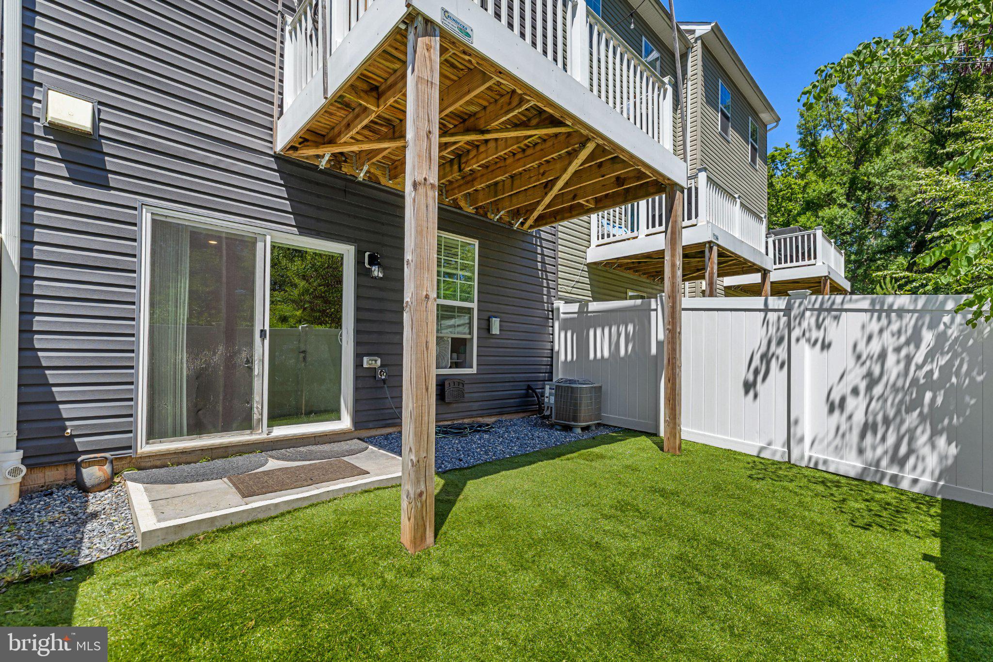 SEVEN OAKS - Residential