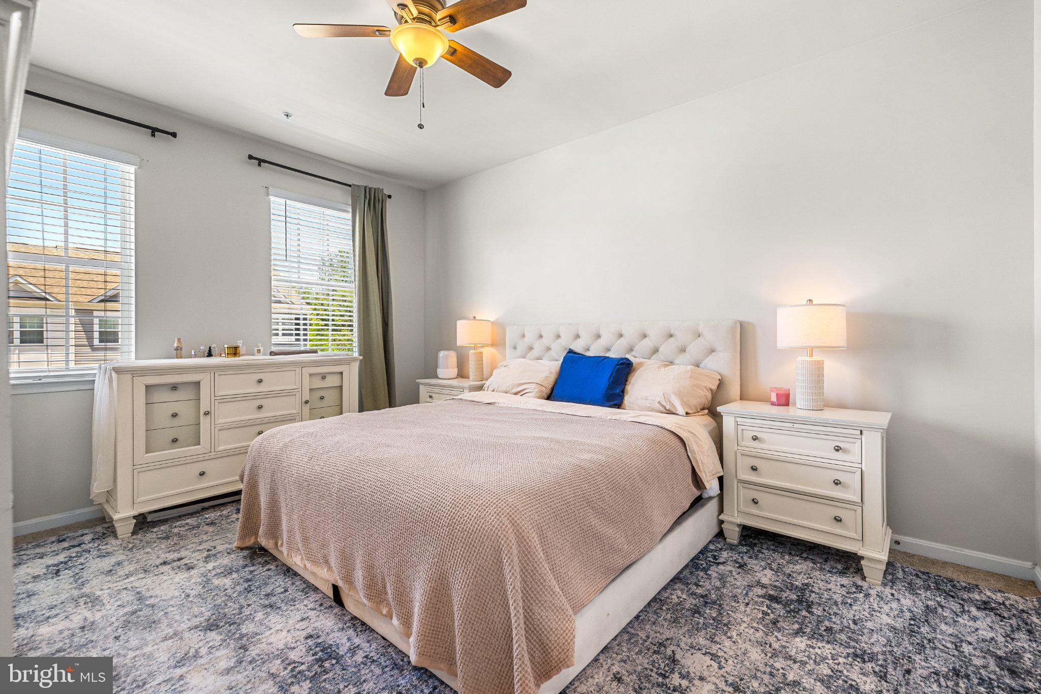 SEVEN OAKS - Residential