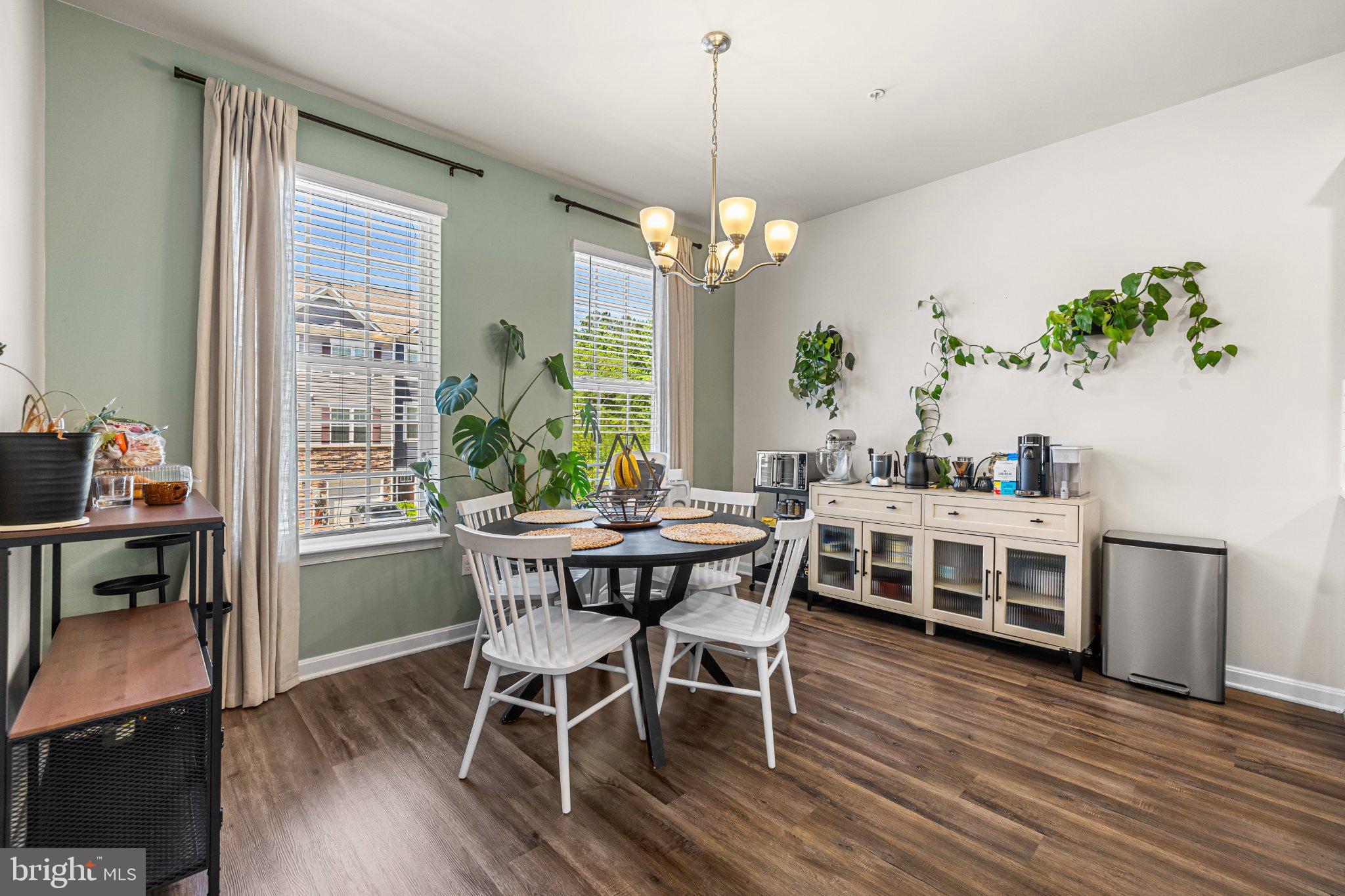 SEVEN OAKS - Residential