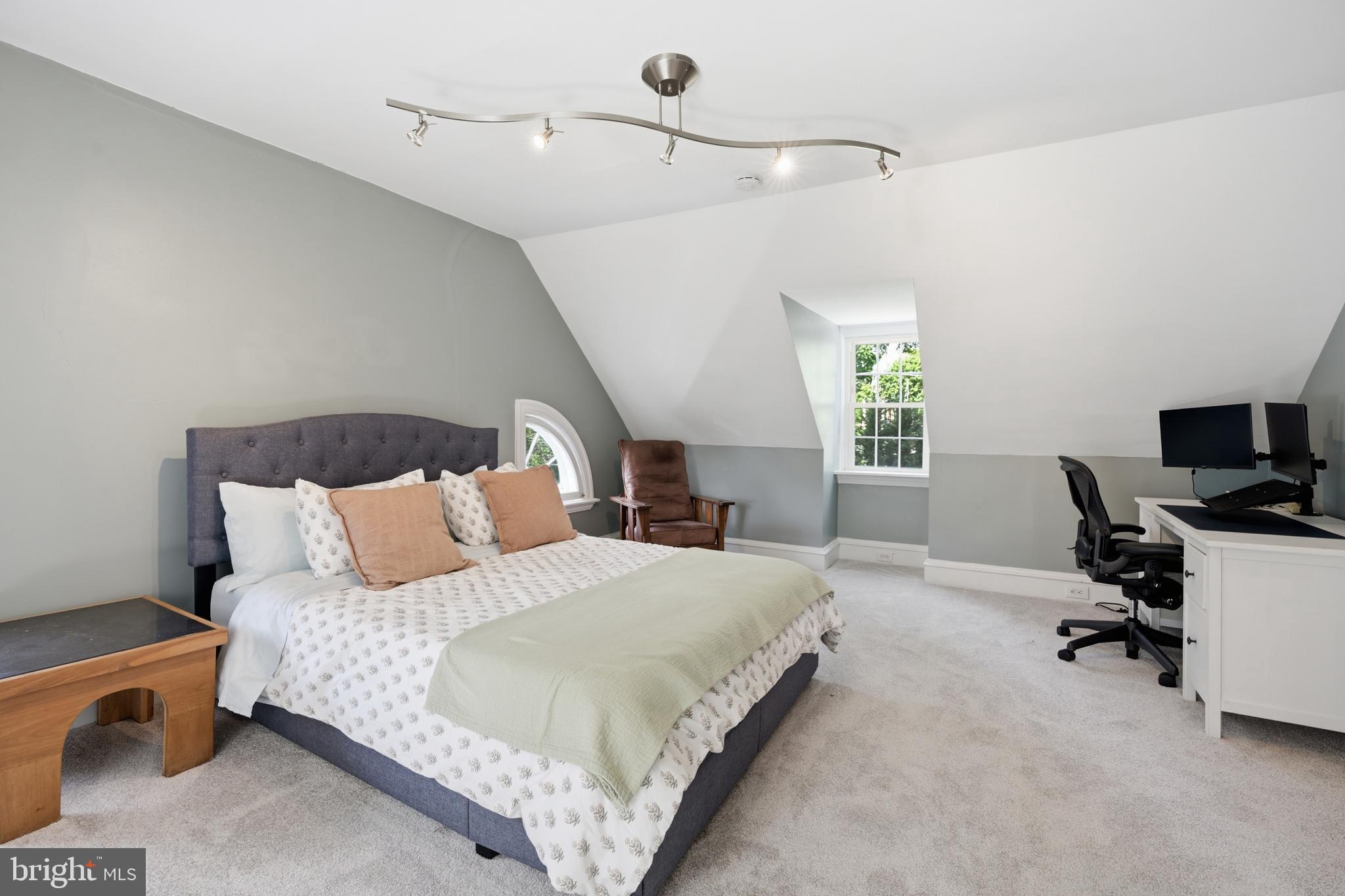 BRYN MAWR - Residential