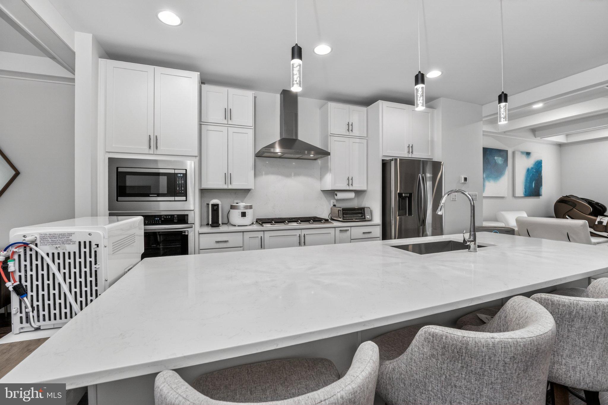THE RETREAT AT WESTFIELDS - Residential