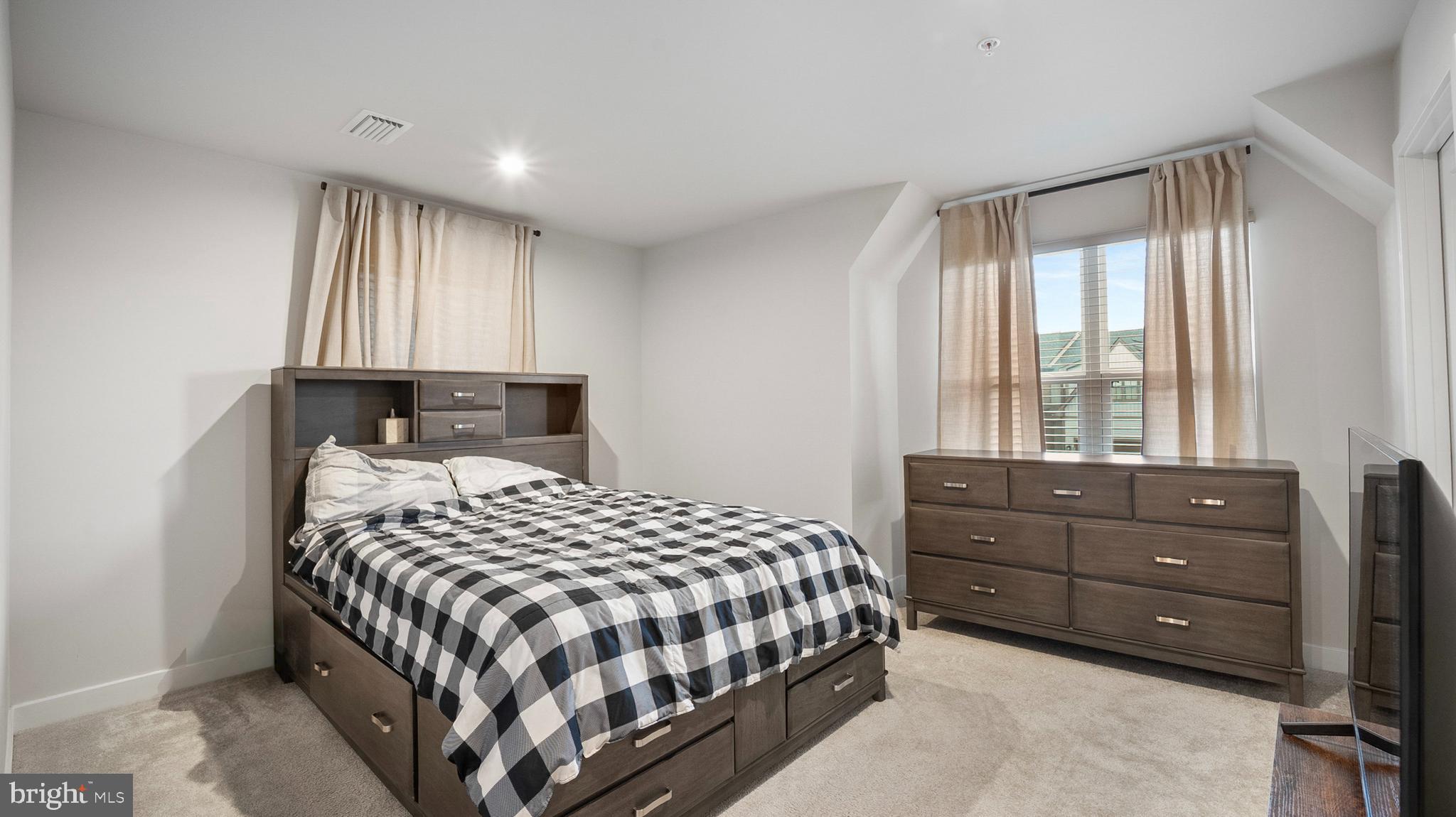 TANYARD SHORES - Residential
