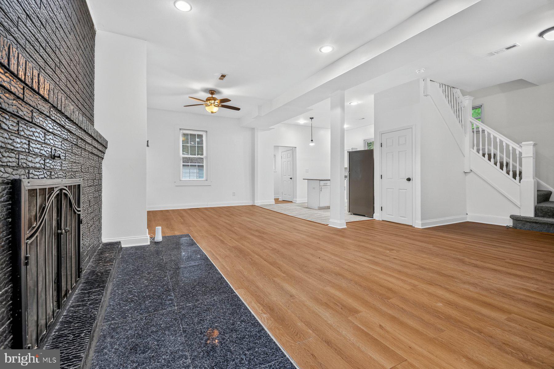 WINDSOR HILLS - Residential