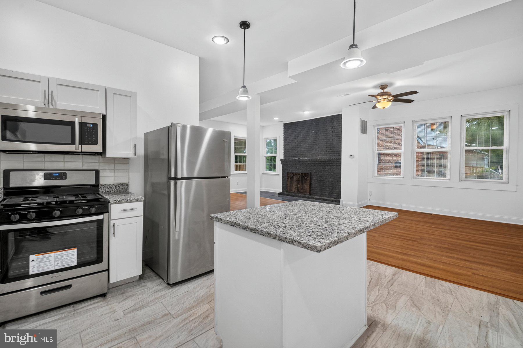 WINDSOR HILLS - Residential