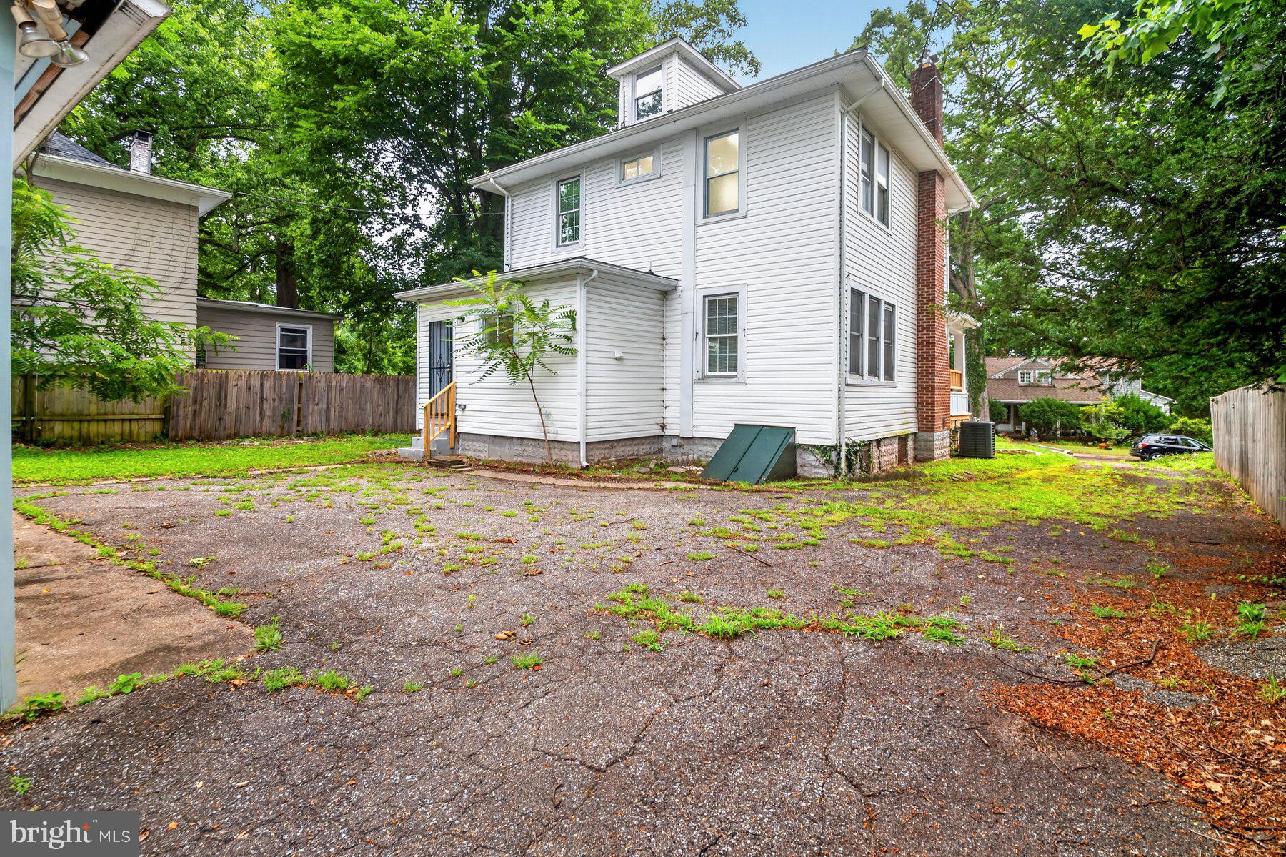 WINDSOR HILLS - Residential