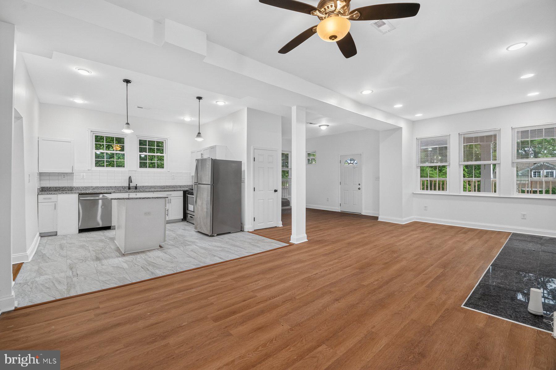 WINDSOR HILLS - Residential