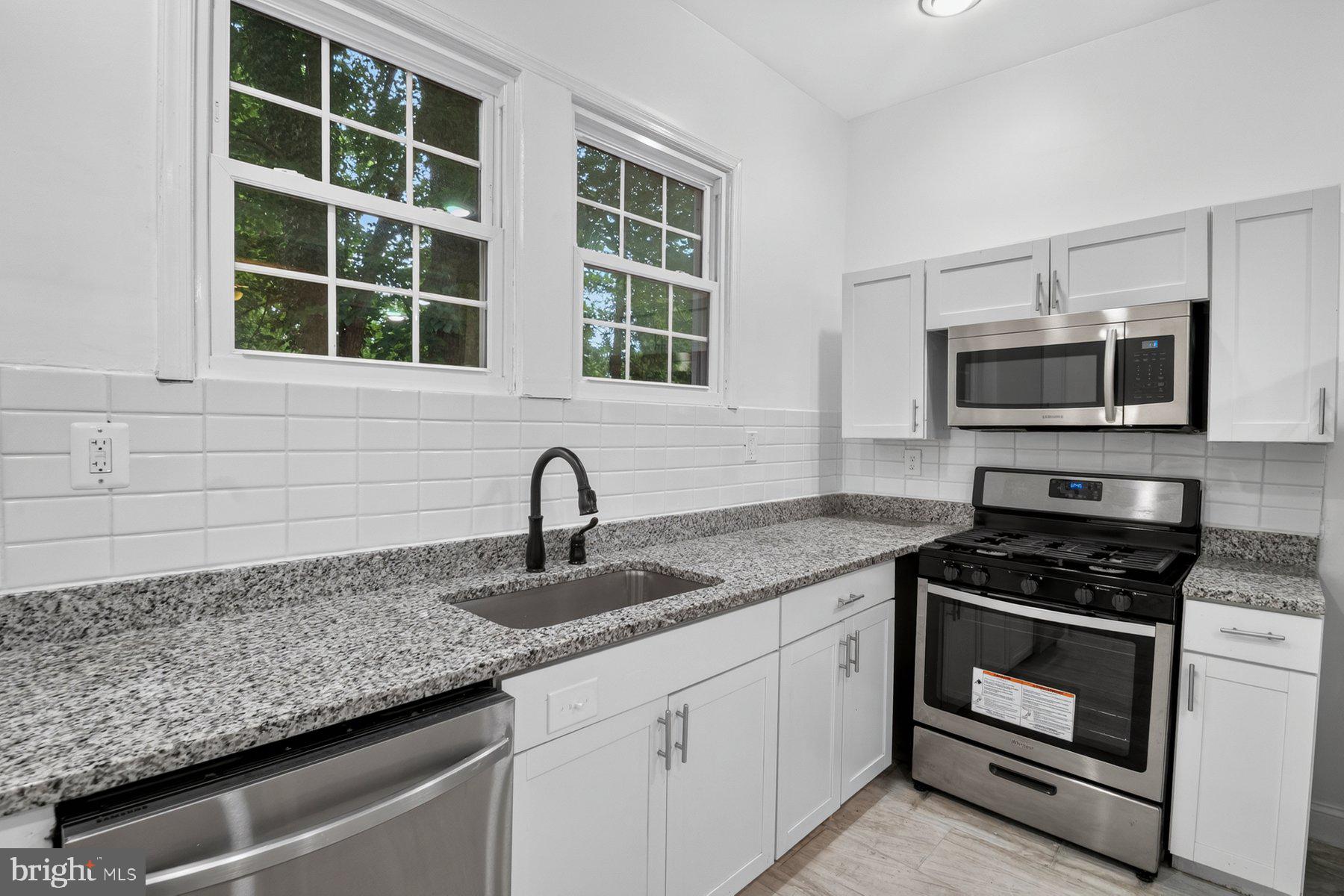 WINDSOR HILLS - Residential