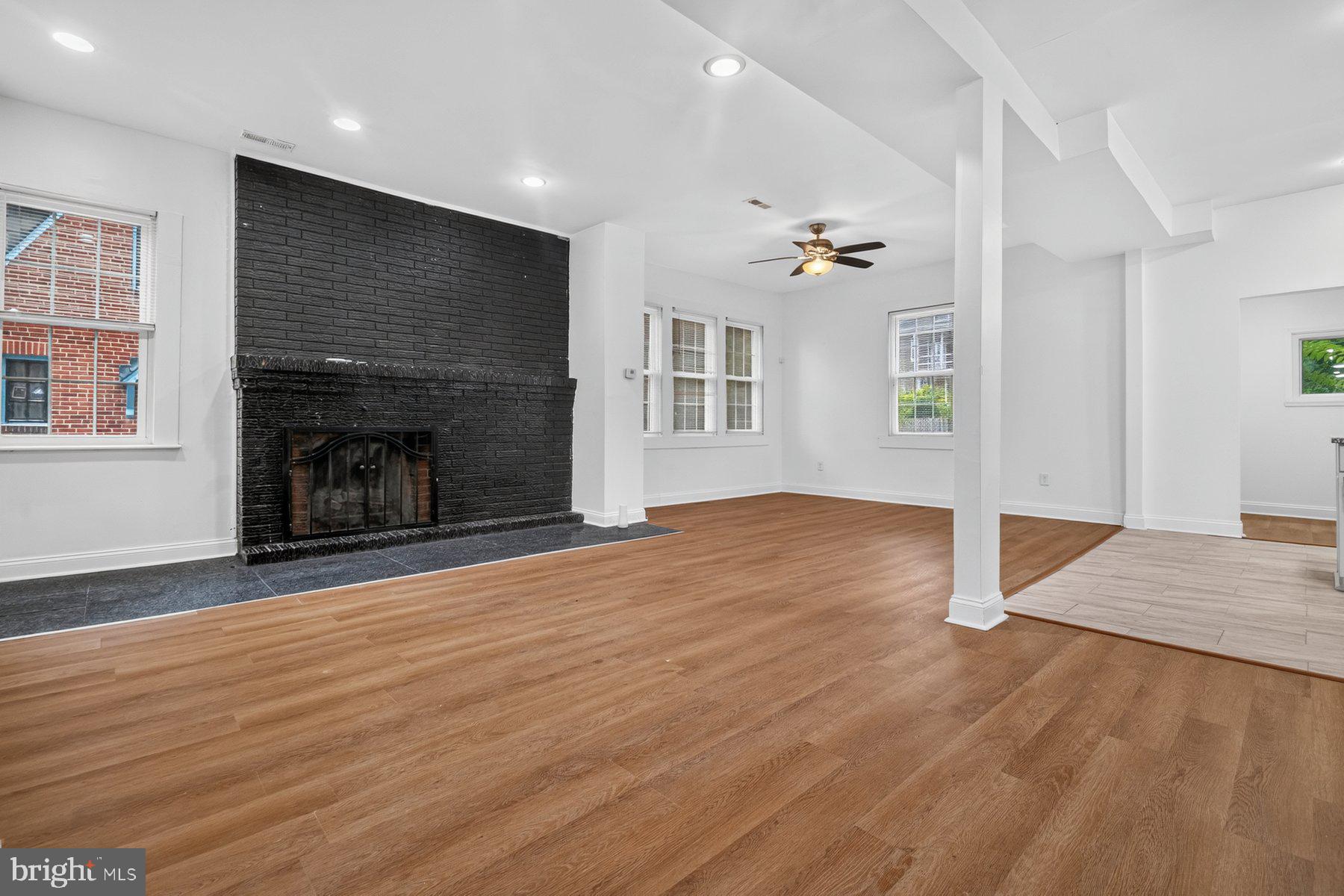 WINDSOR HILLS - Residential