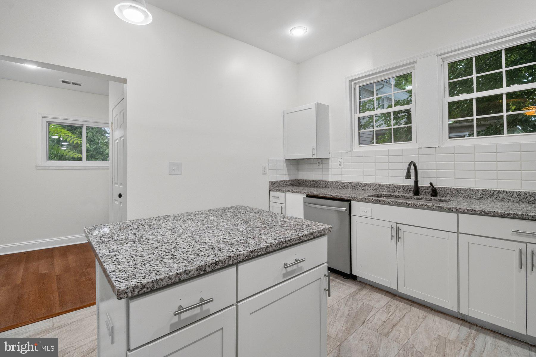WINDSOR HILLS - Residential