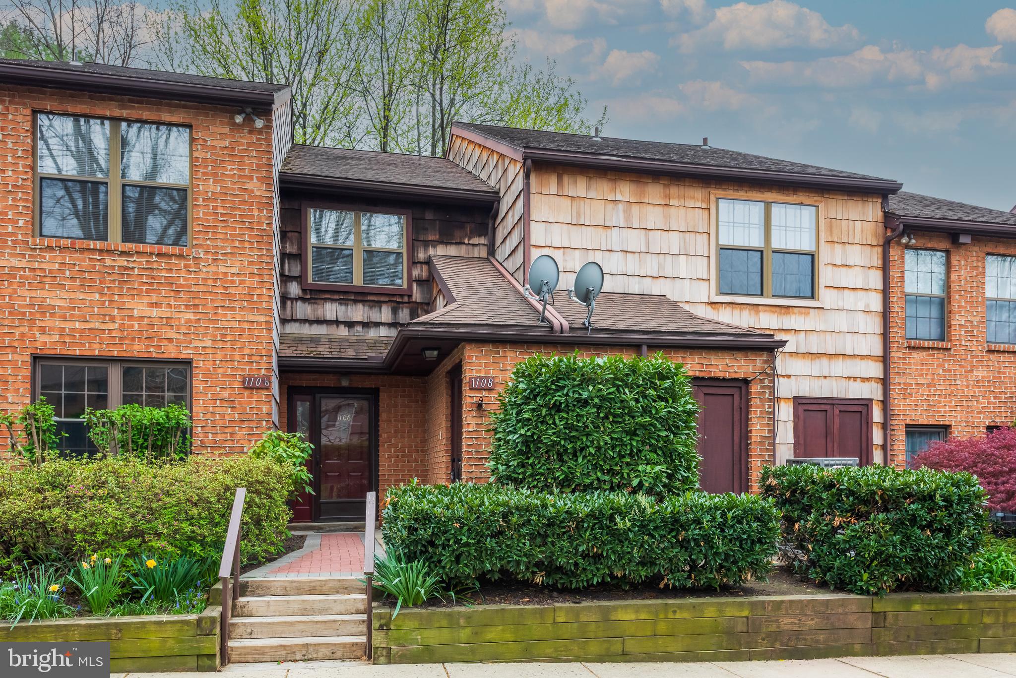 EMBASSY COURT - Residential Lease