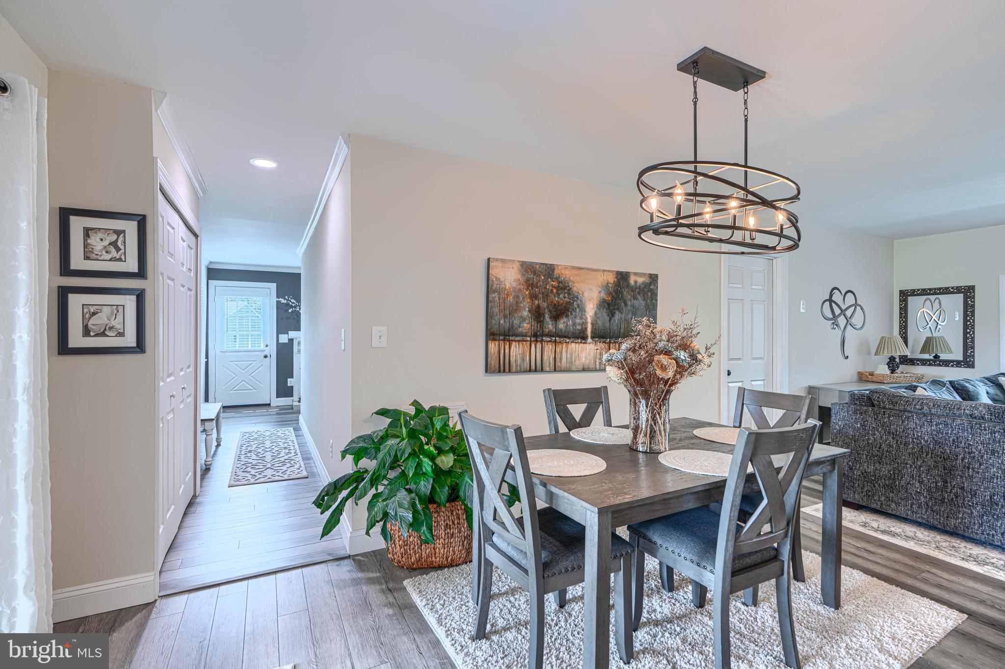 MIDDLE RIVER - Residential