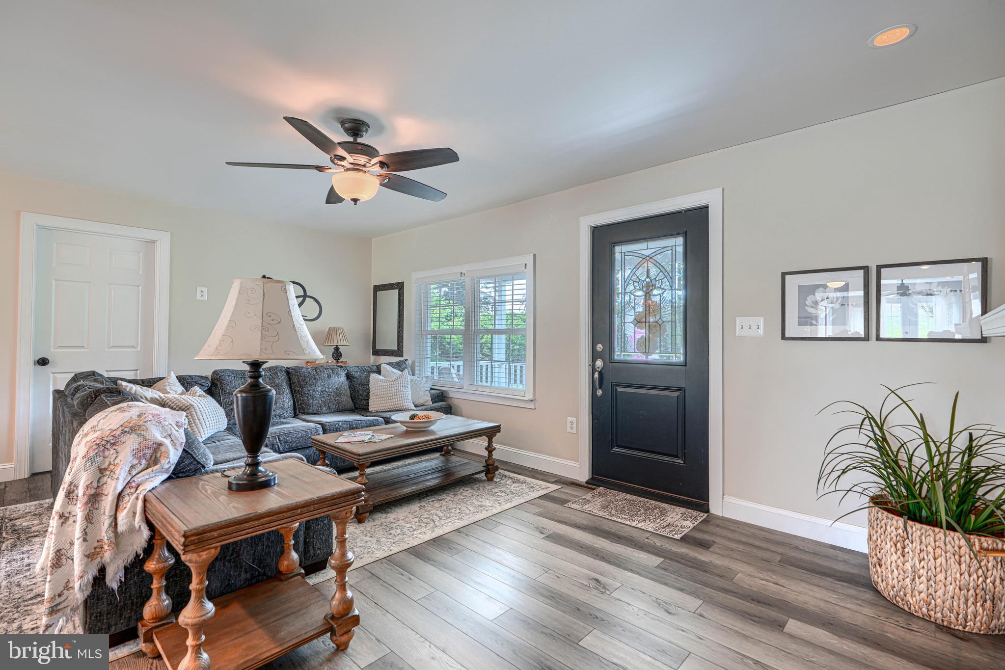 MIDDLE RIVER - Residential