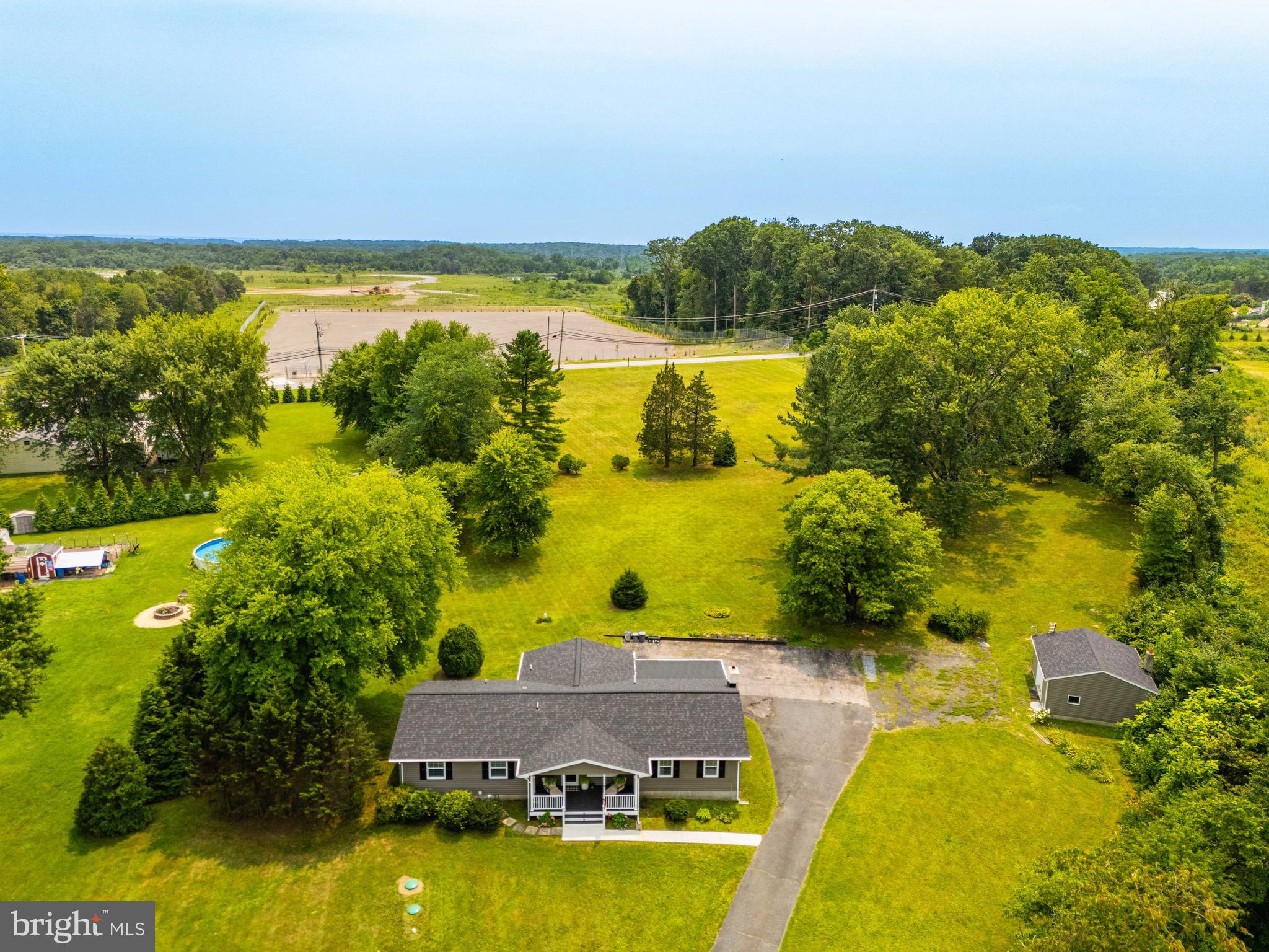 MIDDLE RIVER - Residential