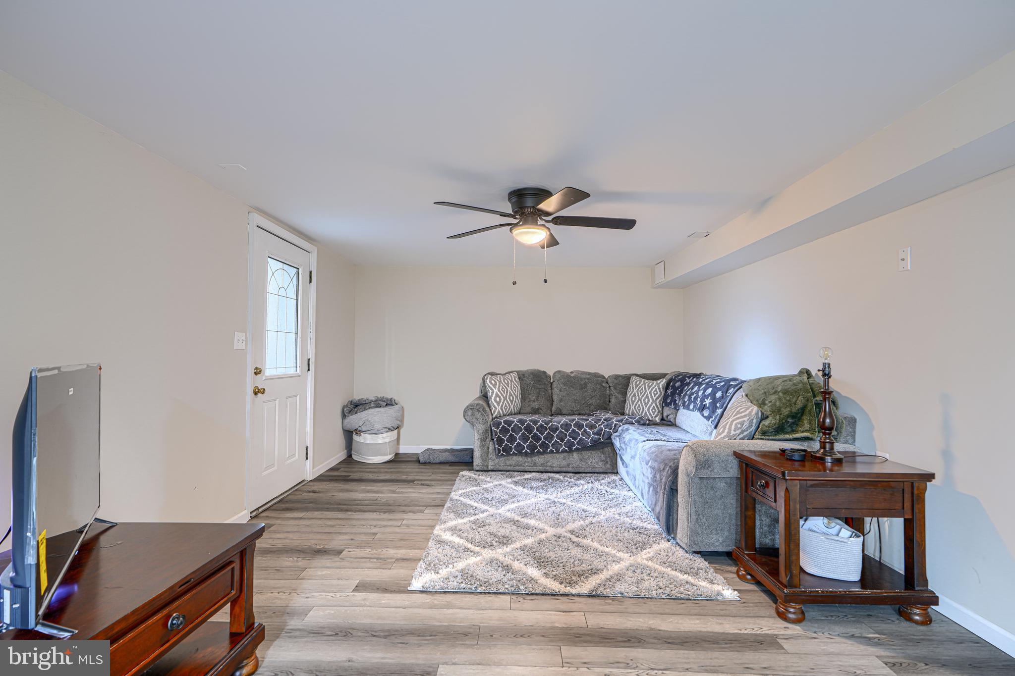 MIDDLE RIVER - Residential