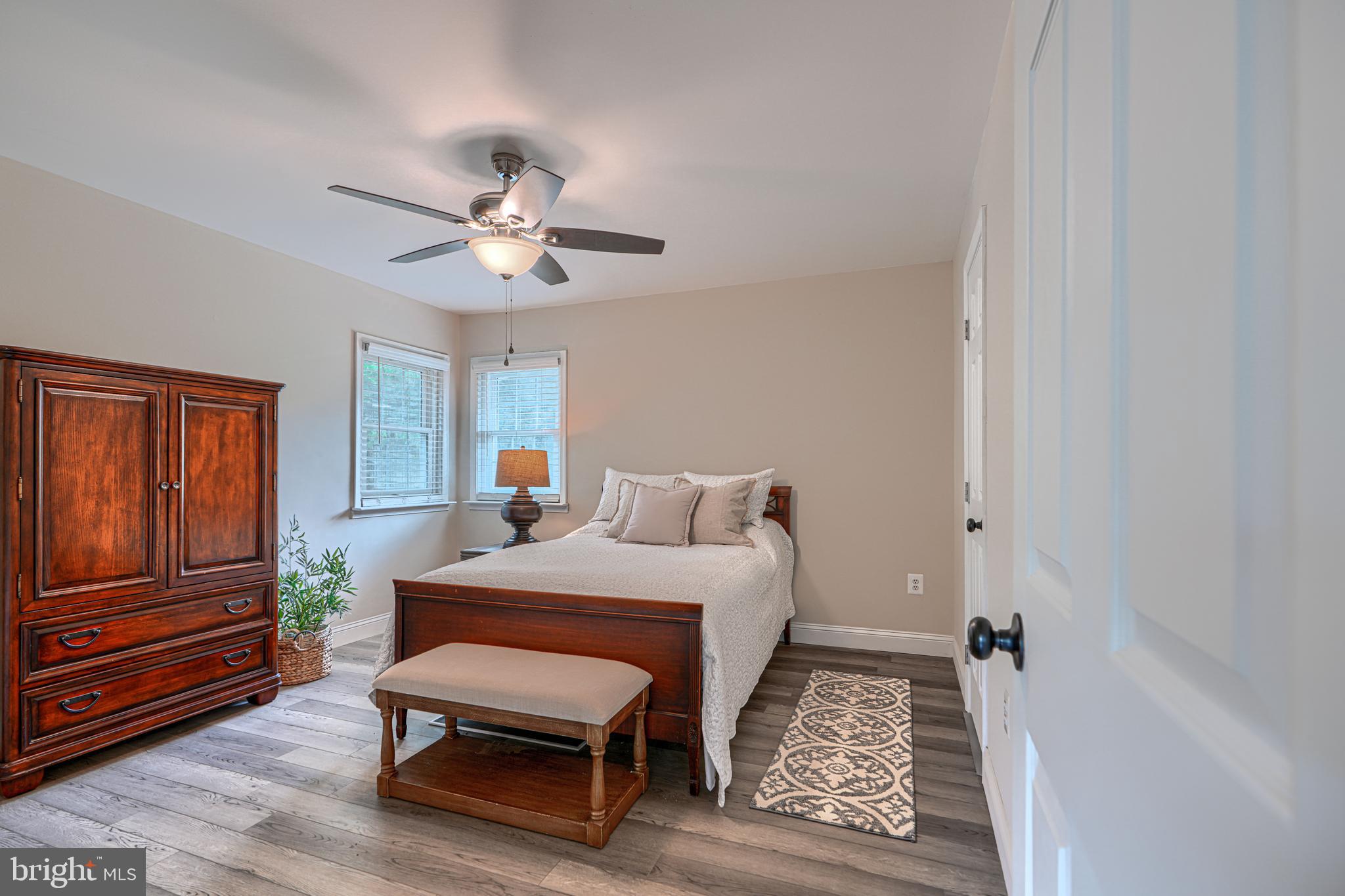 MIDDLE RIVER - Residential