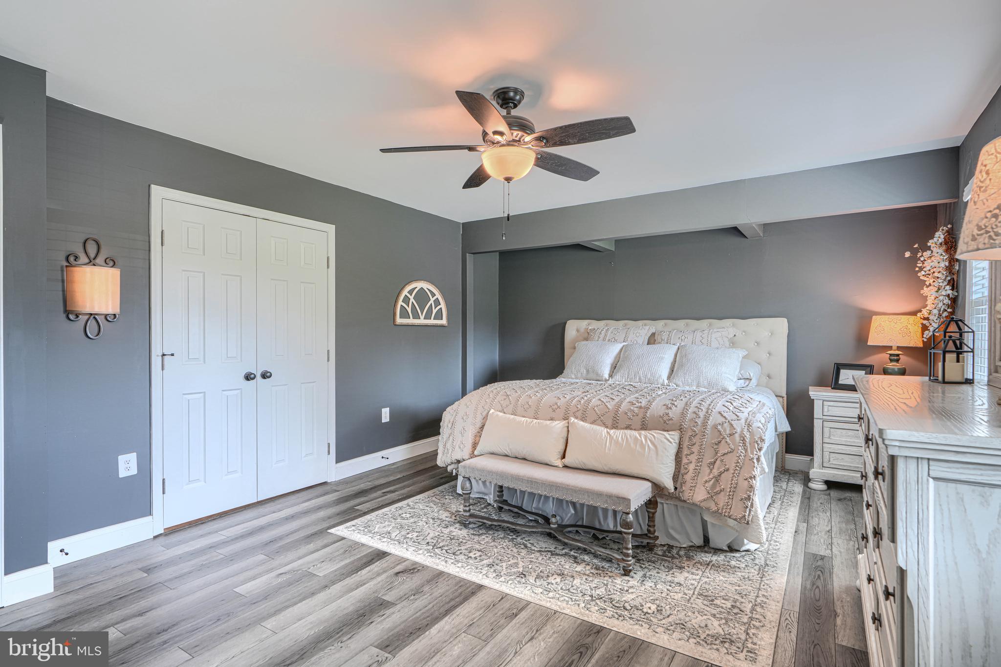 MIDDLE RIVER - Residential