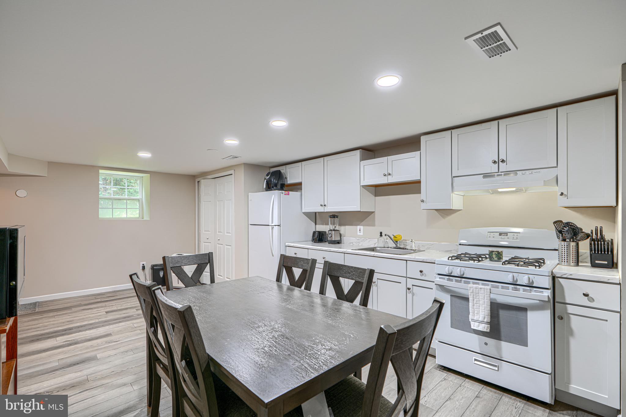 MIDDLE RIVER - Residential