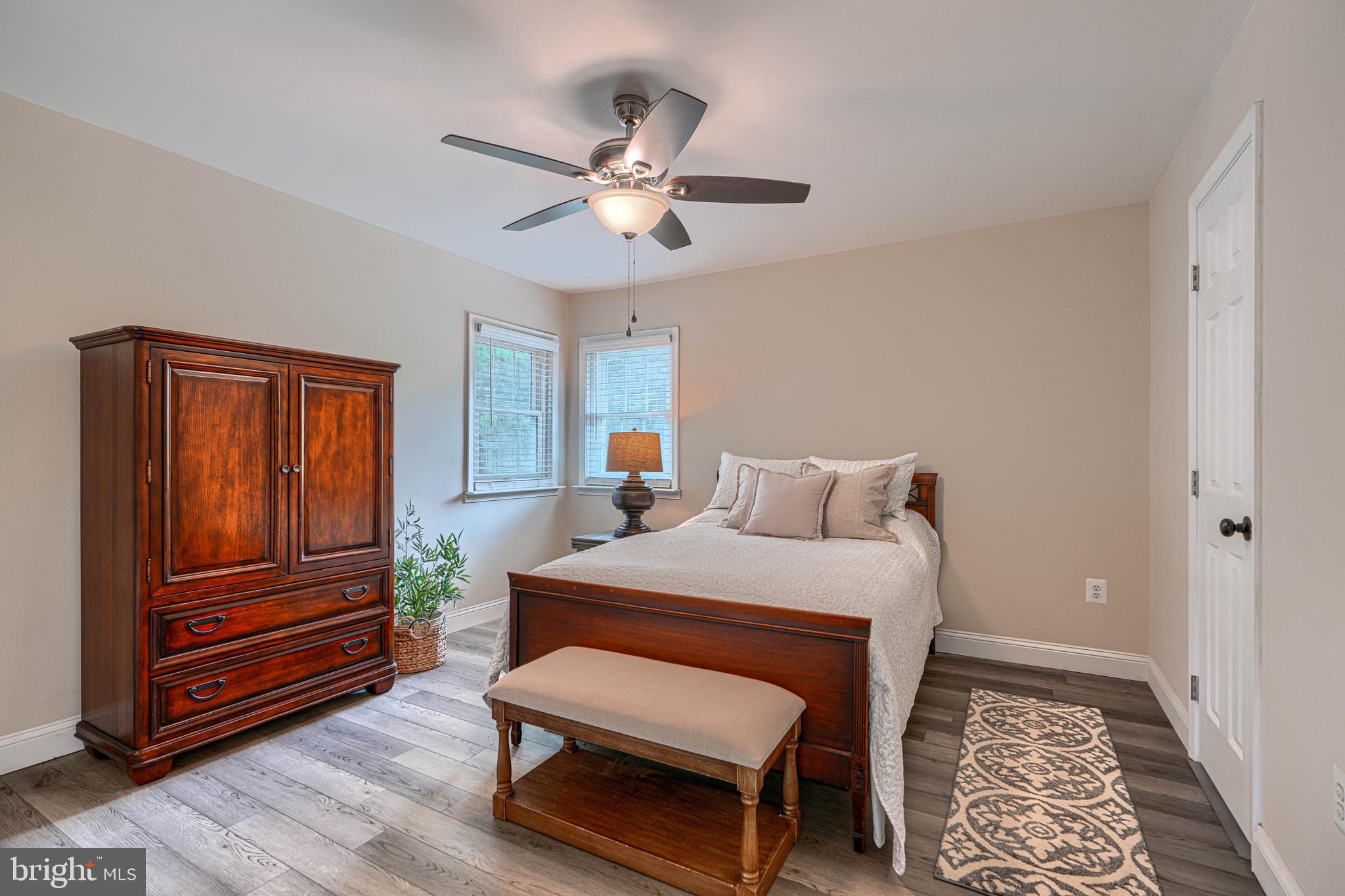 MIDDLE RIVER - Residential