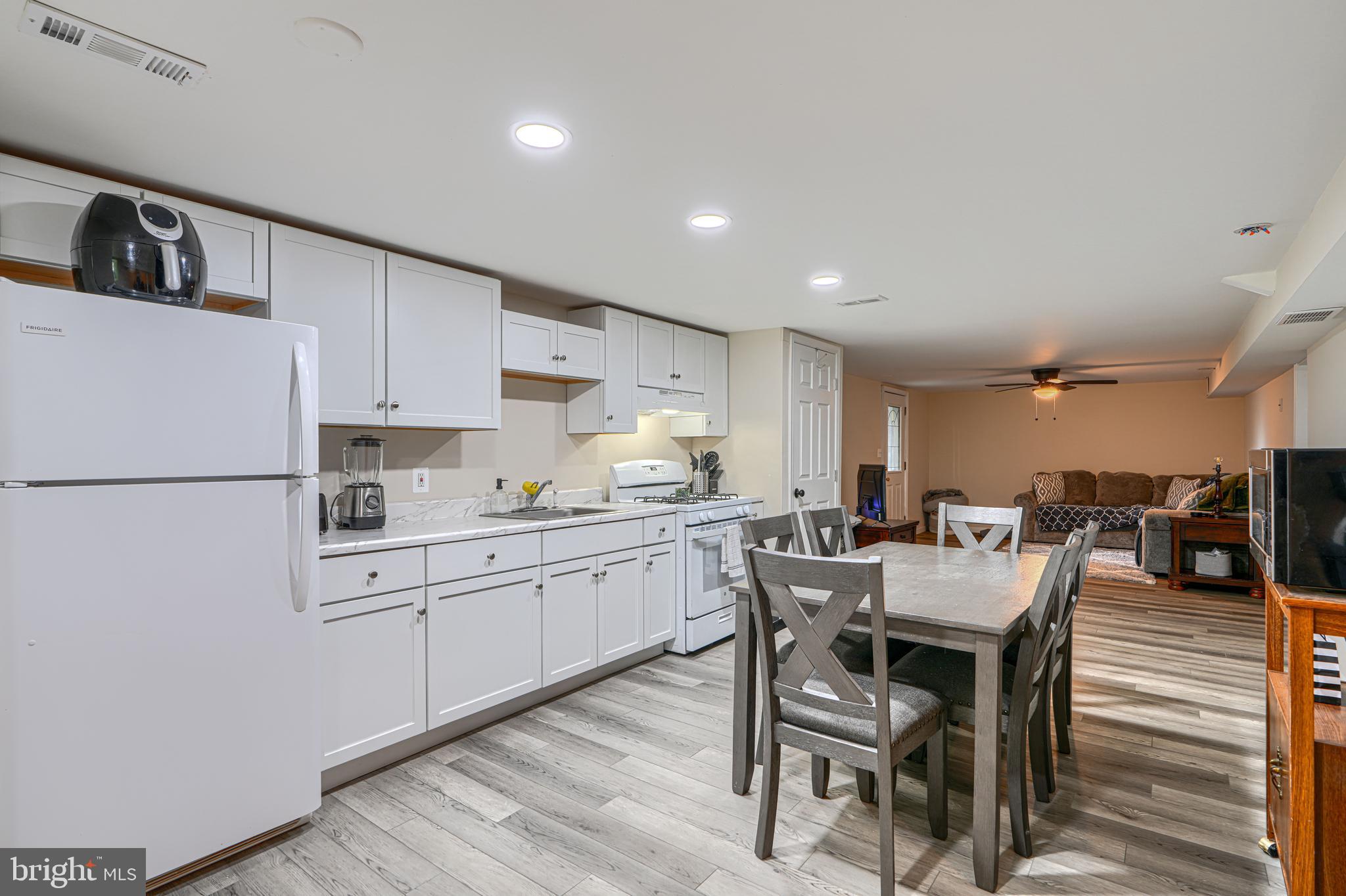 MIDDLE RIVER - Residential