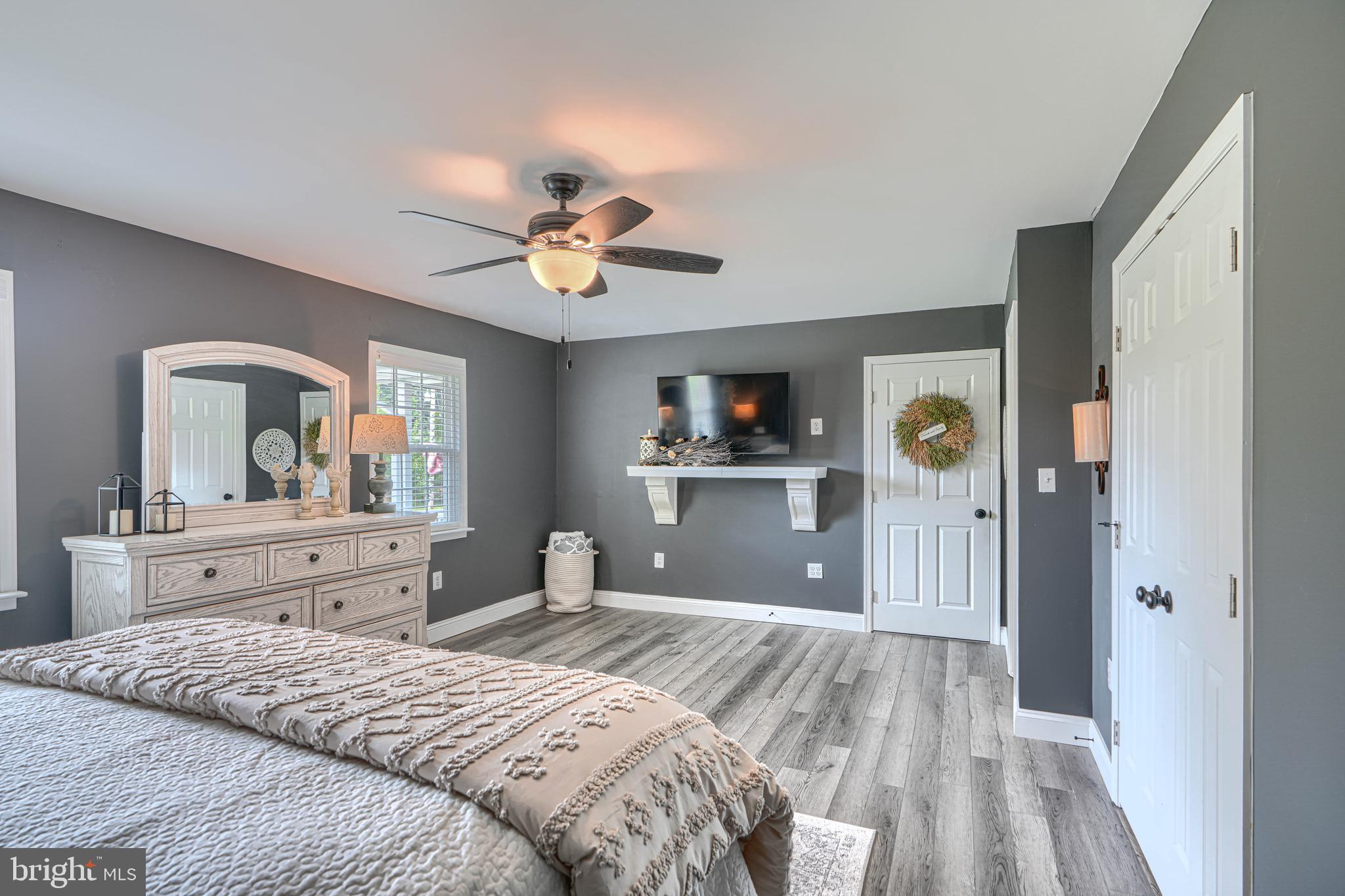 MIDDLE RIVER - Residential