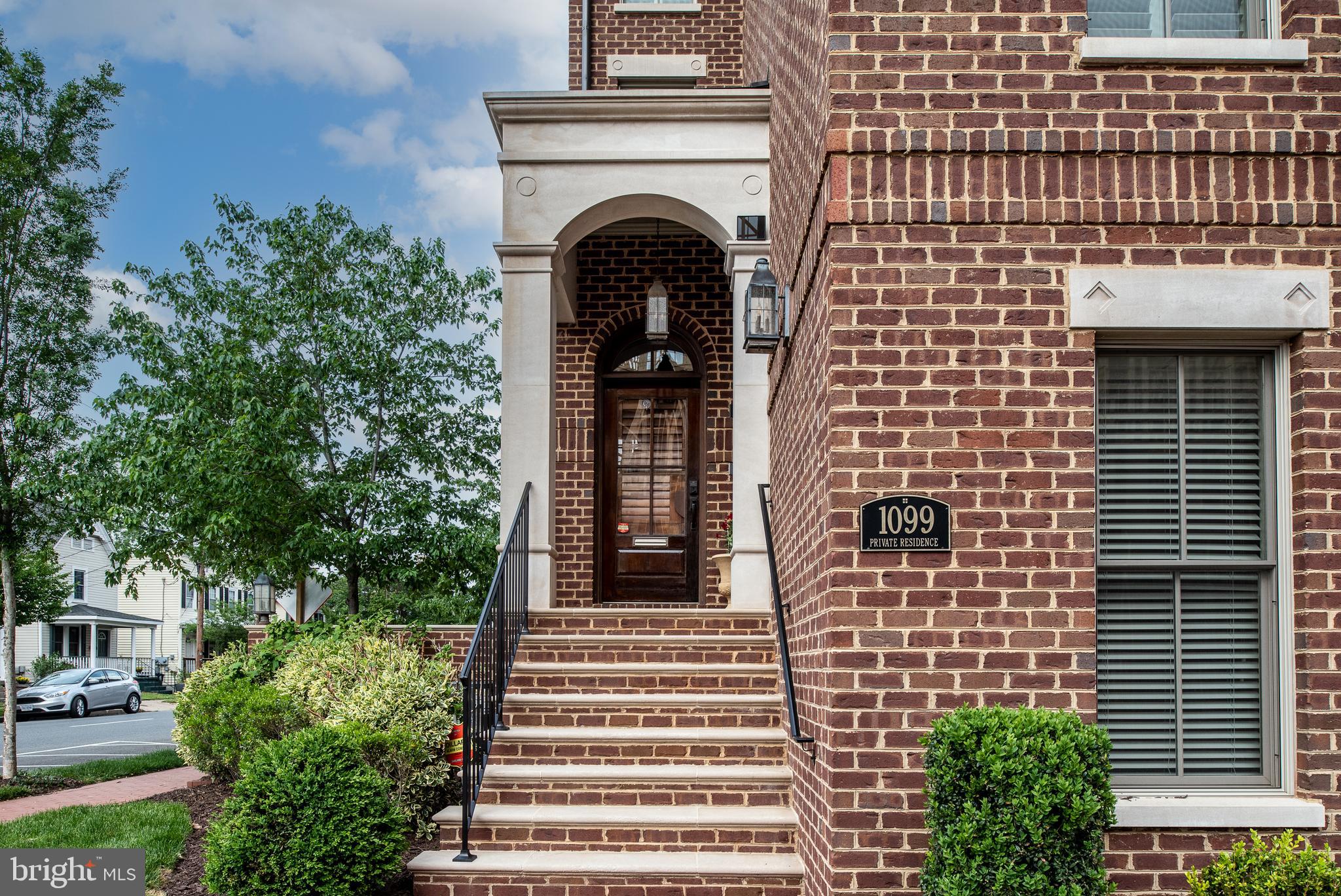 AMELIA SQUARE - Residential